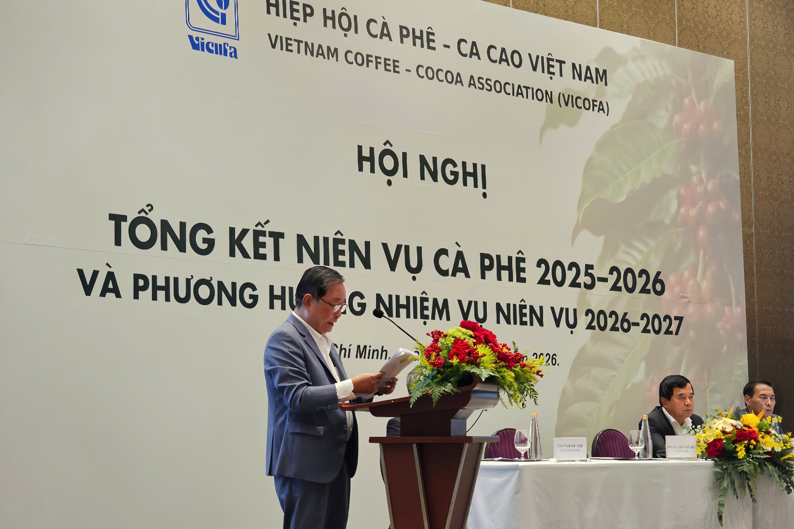 Xuất khẩu cà phê lập kỷ lục, bài toán gia tăng giá trị vẫn còn bỏ ngỏ - Ảnh 1.
