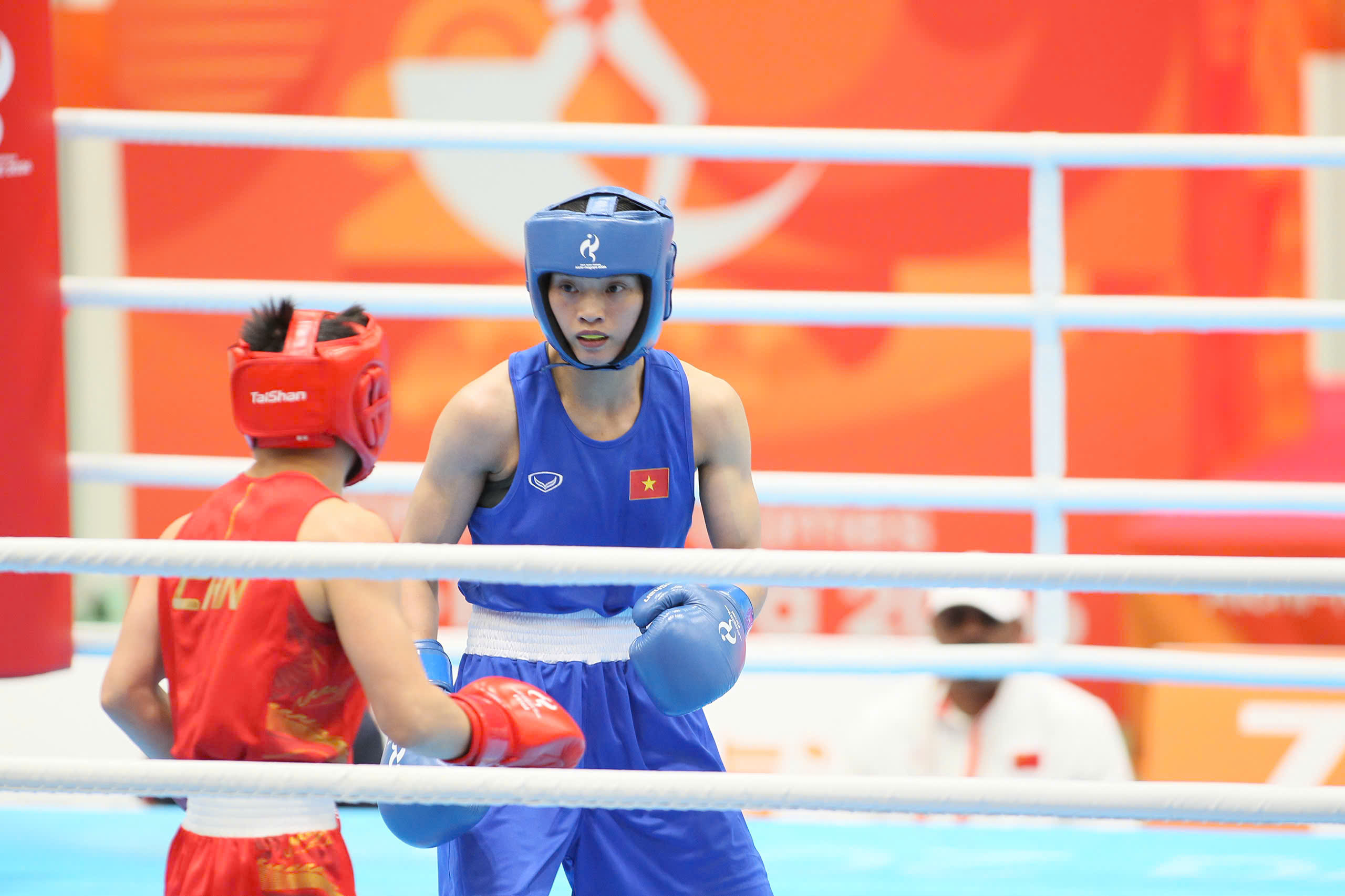 Nguyễn Thị Tâm giành tấm HCB lịch sử cho boxing Việt Nam ở Asiad - Ảnh 1.
