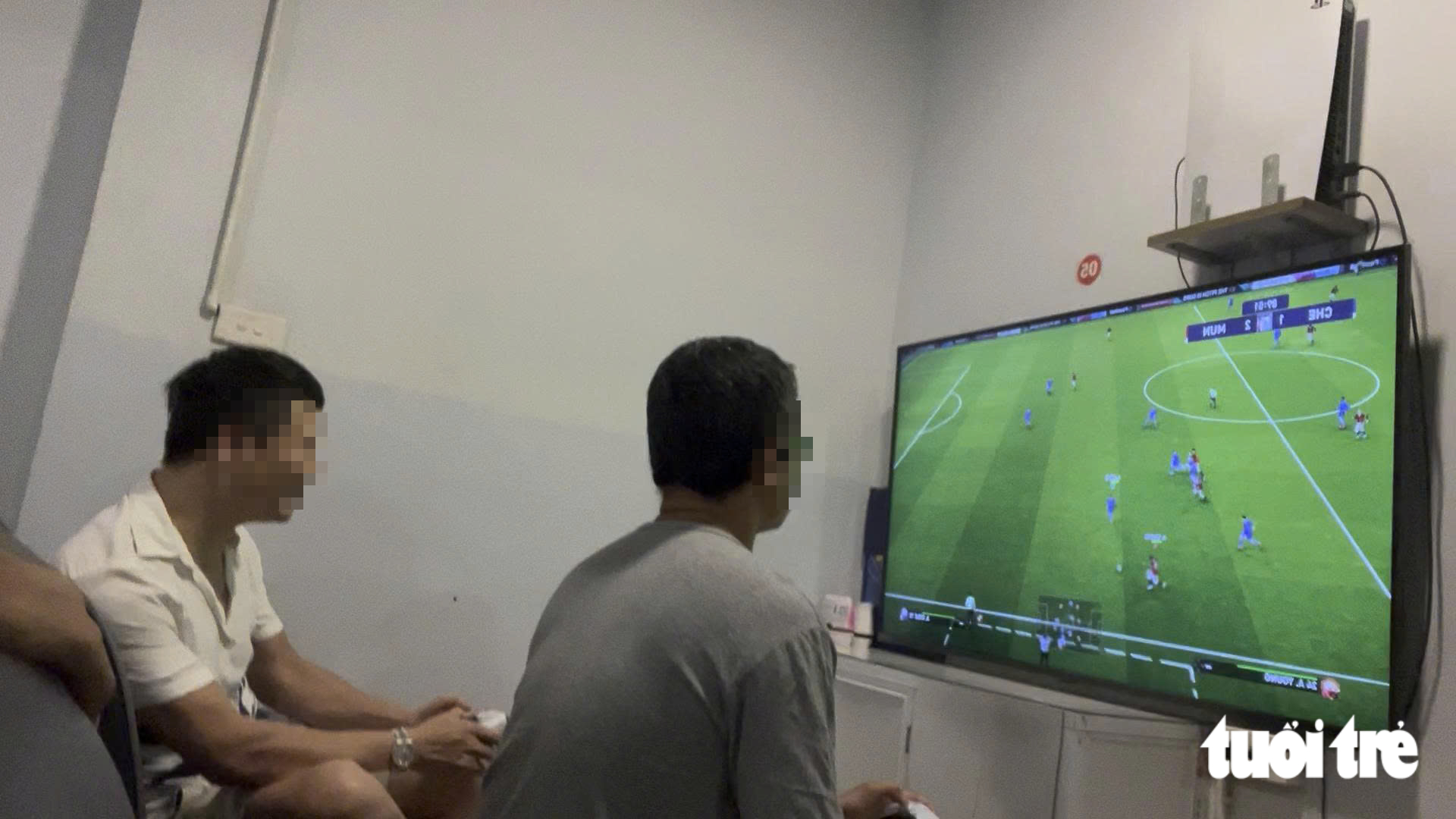 Quán game Hà Nội vẫn hoạt động rầm rộ sau 22h bất chấp lệnh đóng cửa - Ảnh 3.