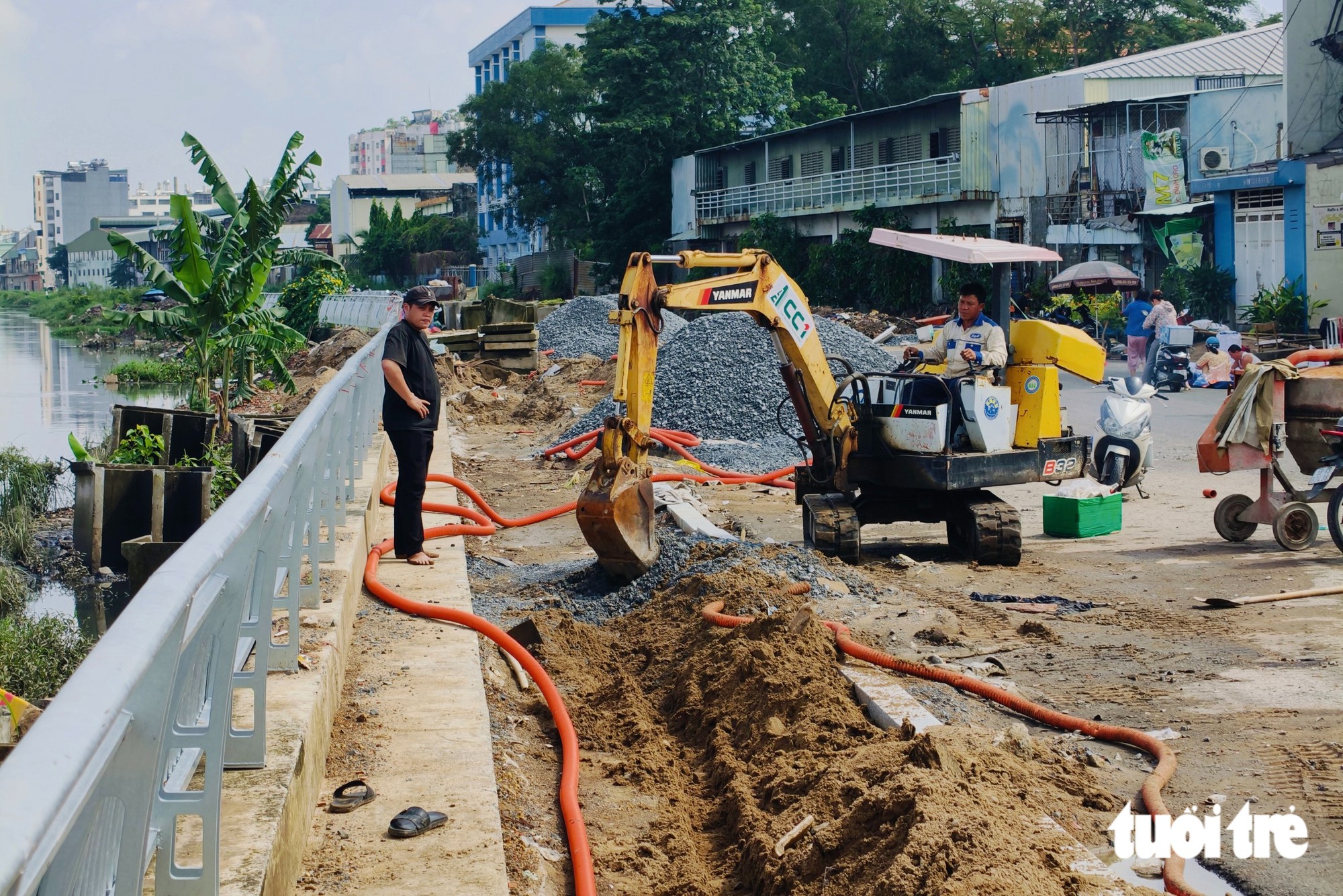 Giải mã đường Phan Huy Ích vì sao ngập sâu, mưa tạnh nước vẫn dâng - Ảnh 6.