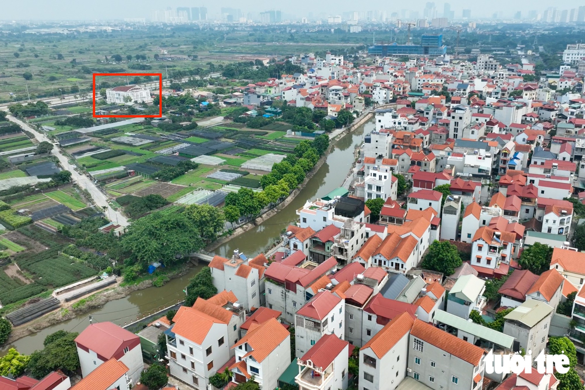 2 long-abandoned markets in Hanoi show contrasting fates - Ảnh 11.