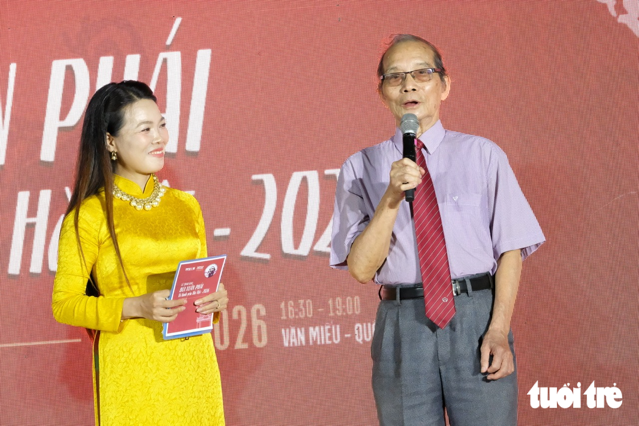 Nhà thơ Bằng Việt nhận Giải thưởng Bùi Xuân Phái - Vì tình yêu Hà Nội: - Ảnh 2.