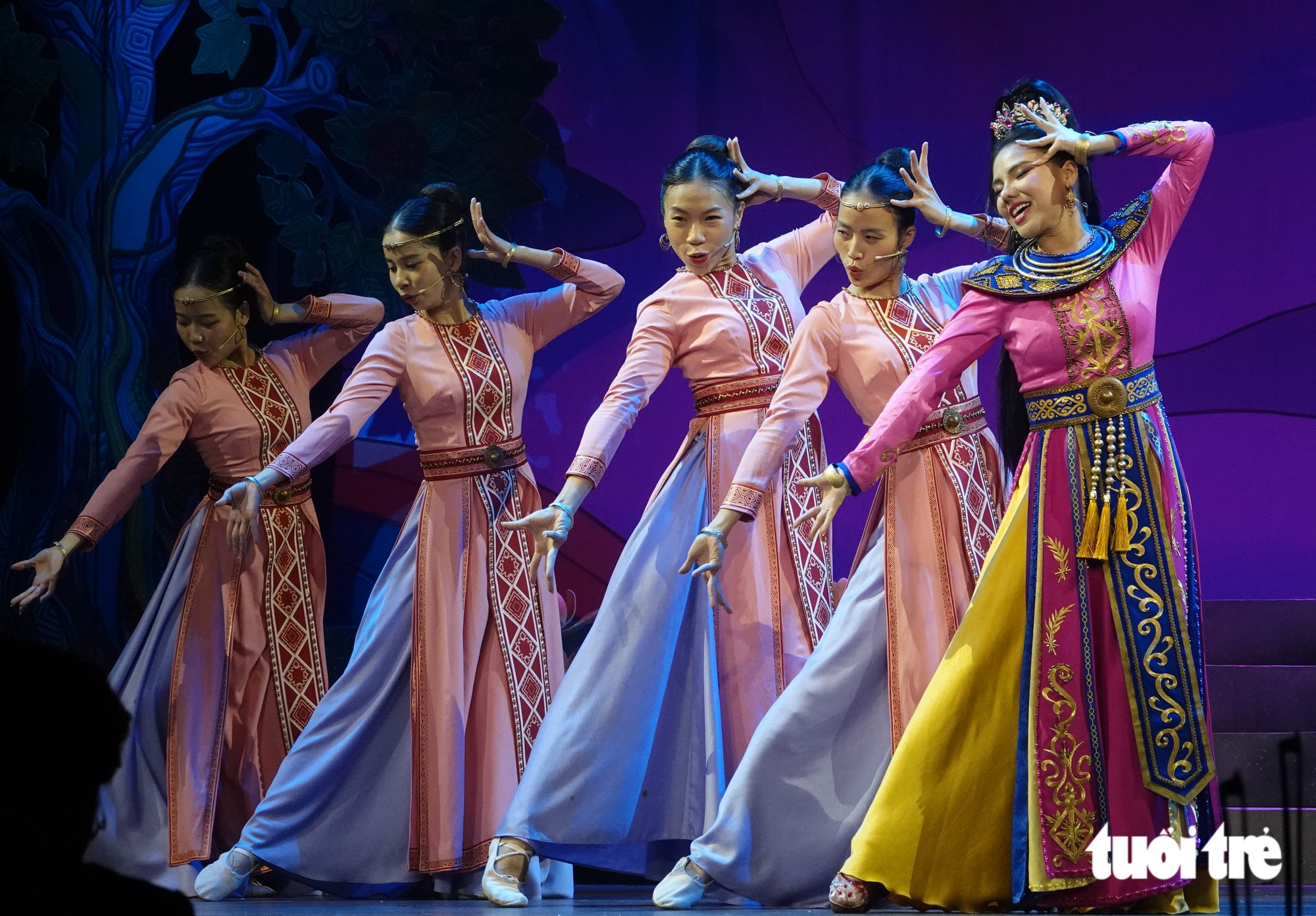 Nhạc kịch Sự tích quả dưa hấu ‘cháy vé’ trước giờ mở màn - Ảnh 5.
