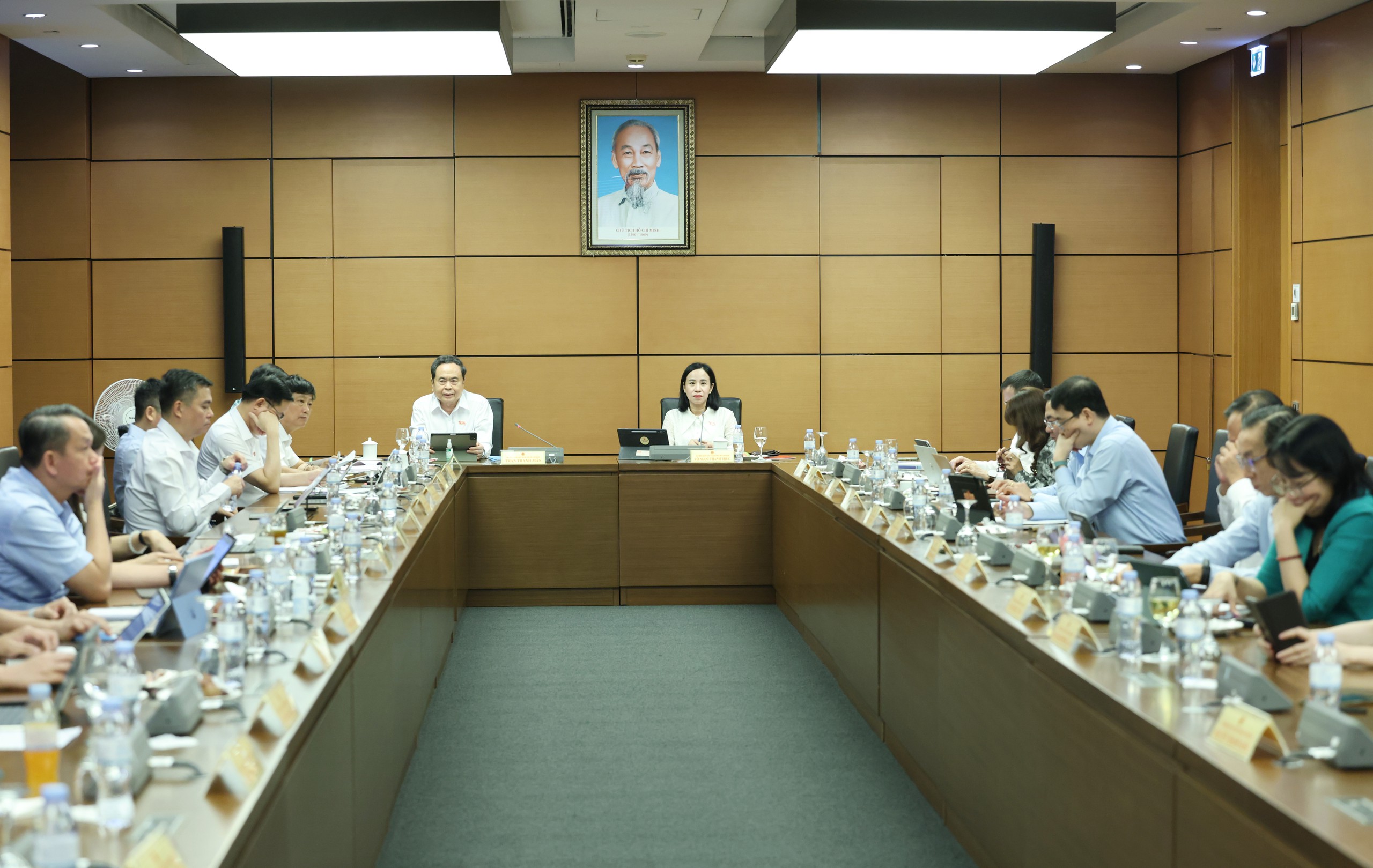 Chủ tịch Quốc hội: Minh bạch độ chính xác công tơ điện vì người dân chỉ nhận hóa đơn không có điều kiện kiểm soát - Ảnh 1.
