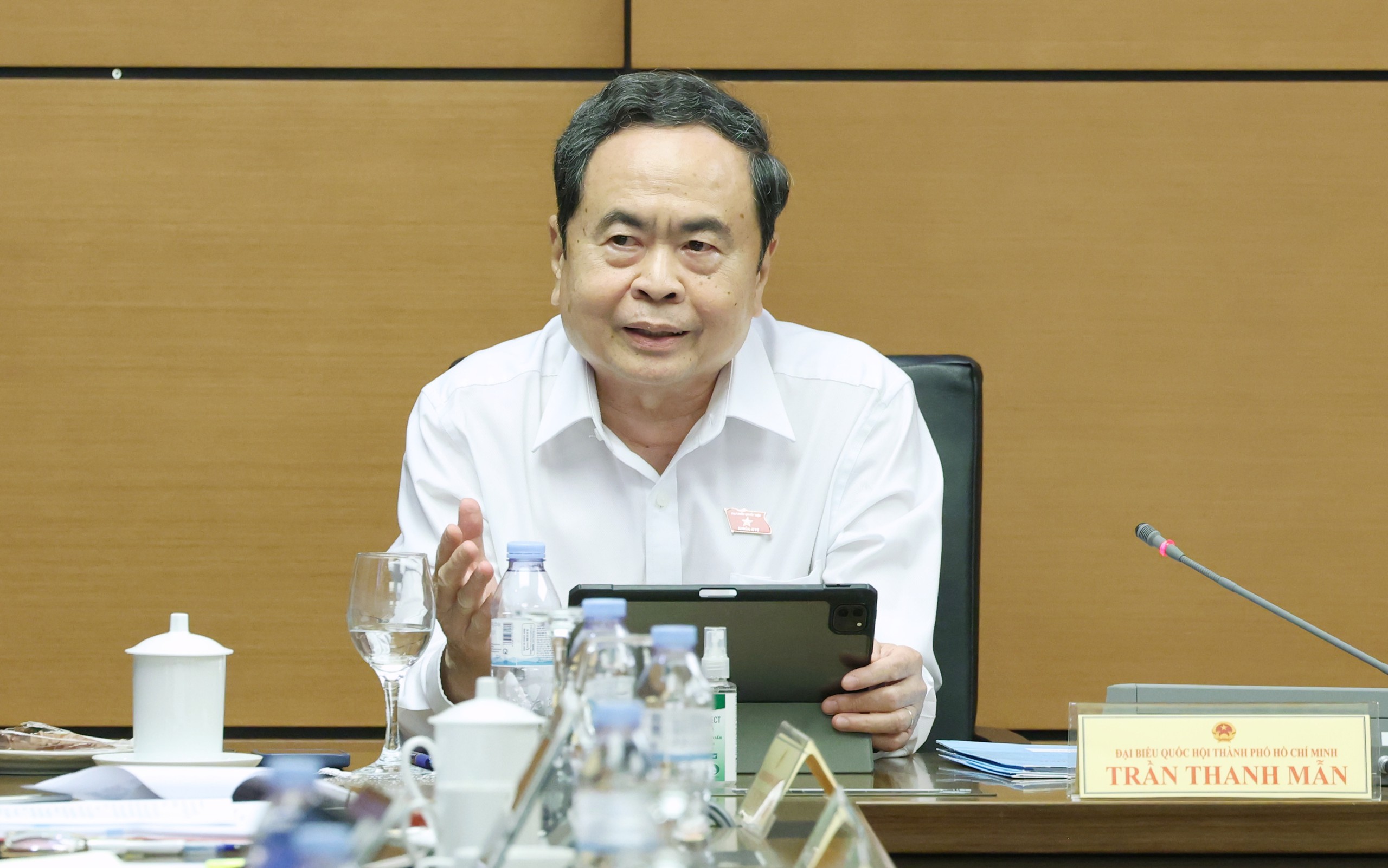 Chủ tịch Quốc hội: Minh bạch độ chính xác công tơ điện vì người dân chỉ nhận hóa đơn không có điều kiện kiểm soát - Ảnh 2.
