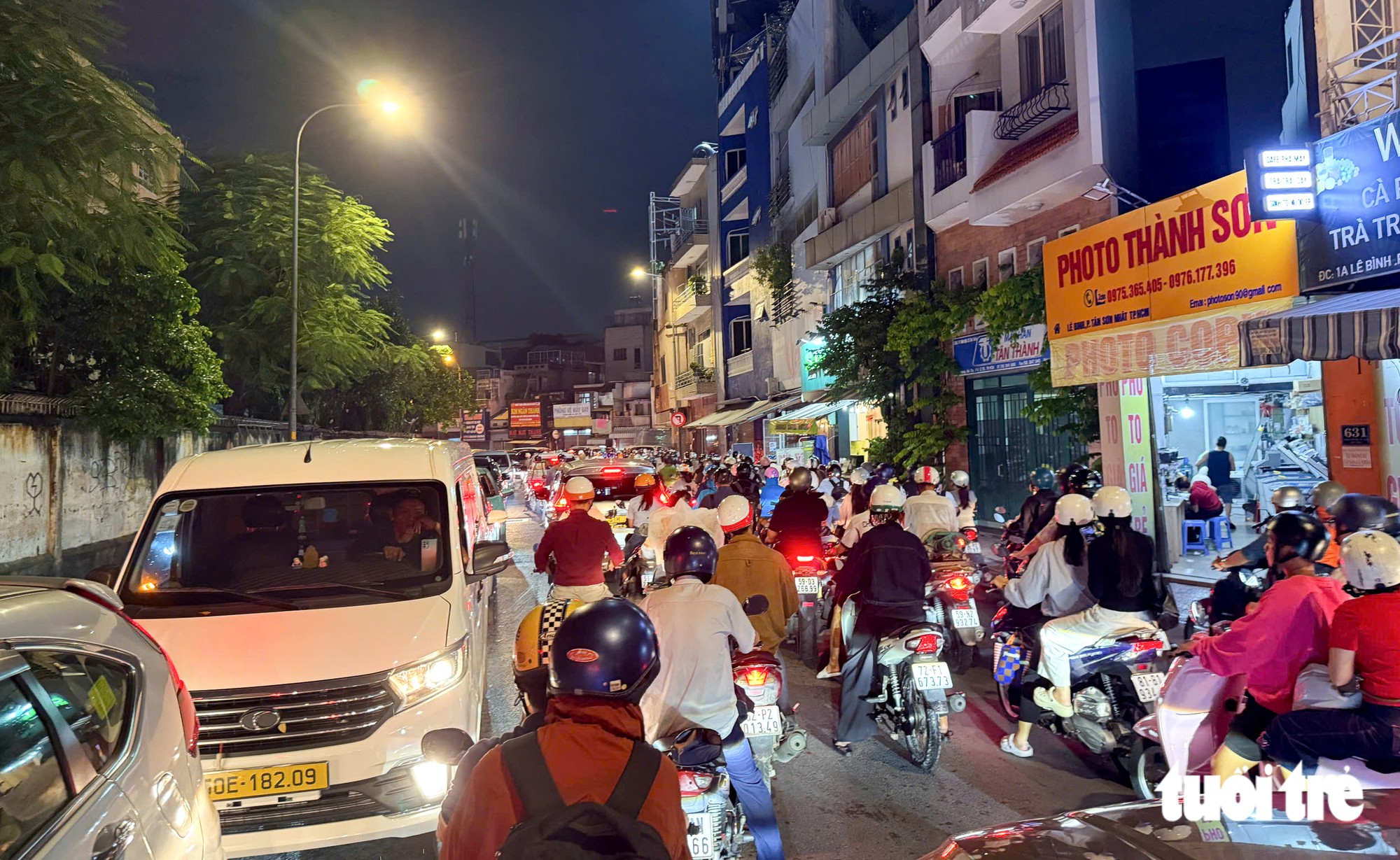 Khu Bảy Hiền đến Hoàng Văn Thụ kẹt xe không lối thoát từ đường vào hẻm - Ảnh 6.