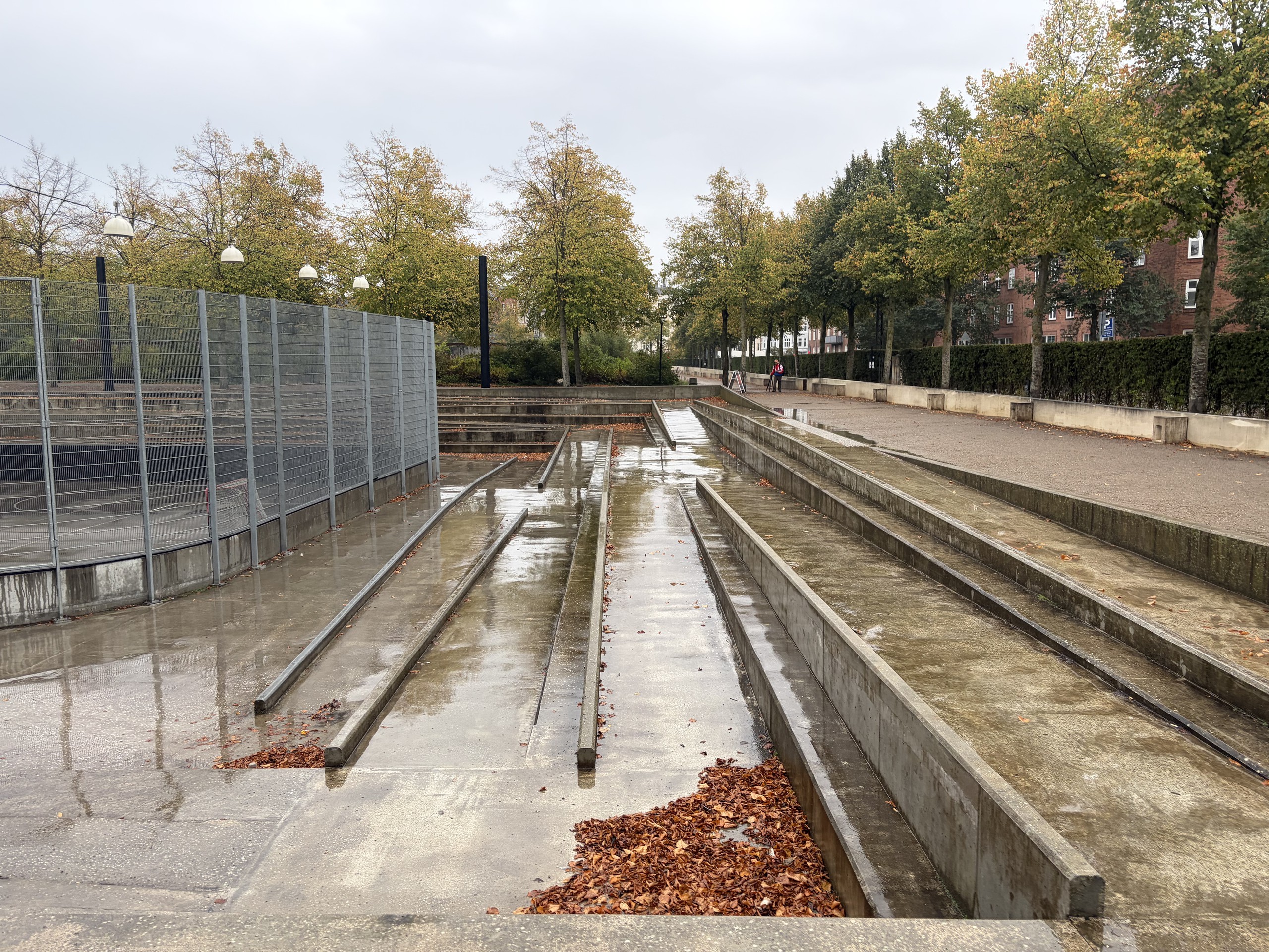 Xây công viên hứng lượng mưa cực đoan: Bài học chống ngập từ Copenhagen  - Ảnh 2.