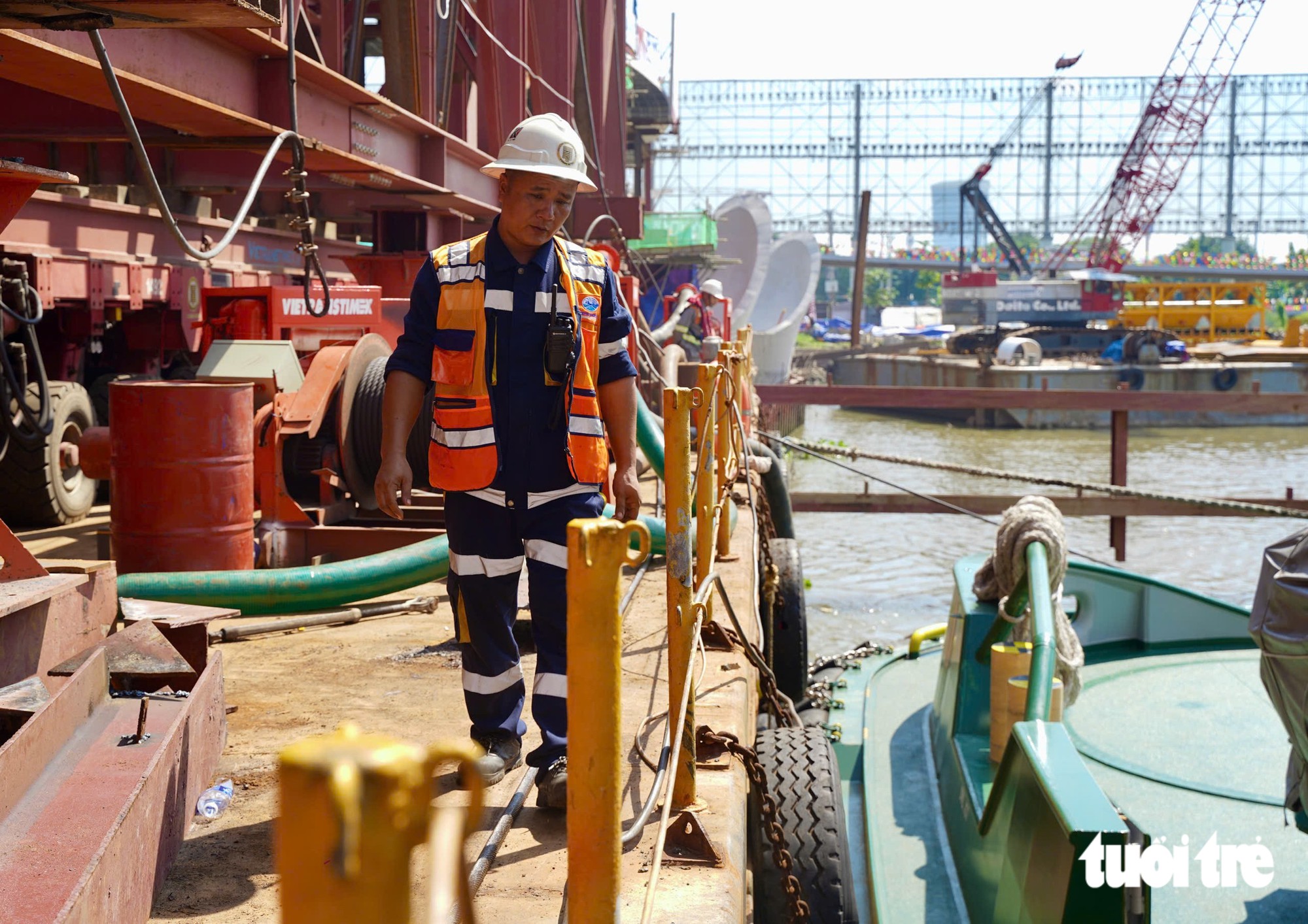 Đã chính thức hợp long cầu đi bộ qua sông Sài Gòn - Ảnh 10.