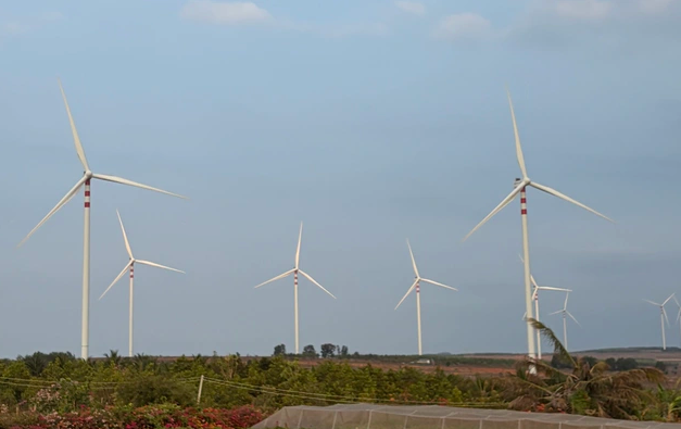 Malaysian oil-gas giant deepens LNG, clean power cooperation with Vietnam- Ảnh 1.