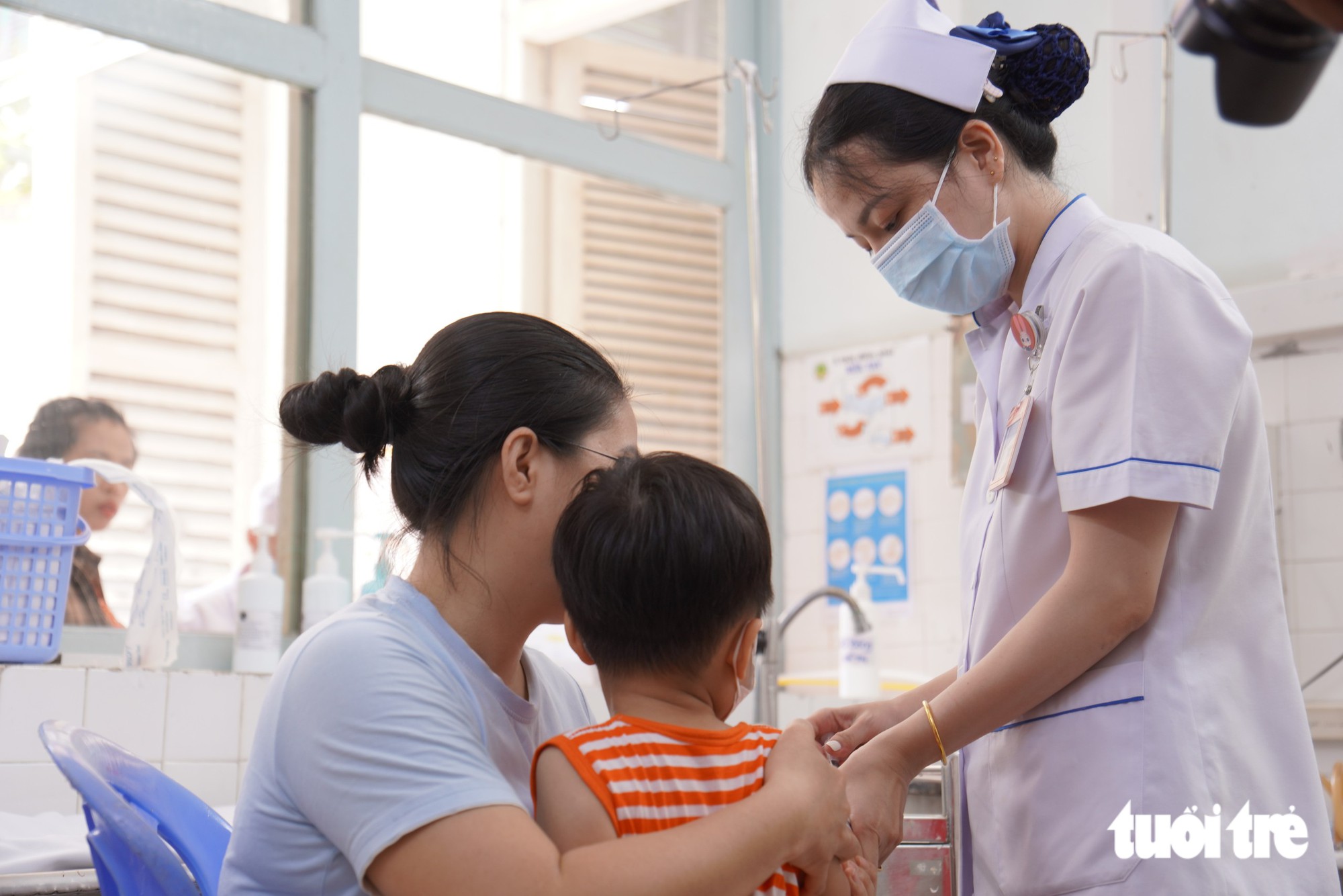 Trẻ mắc bệnh đường hô hấp nhập viện tăng, có trẻ gặp biến chứng viêm phổi  - Ảnh 5.