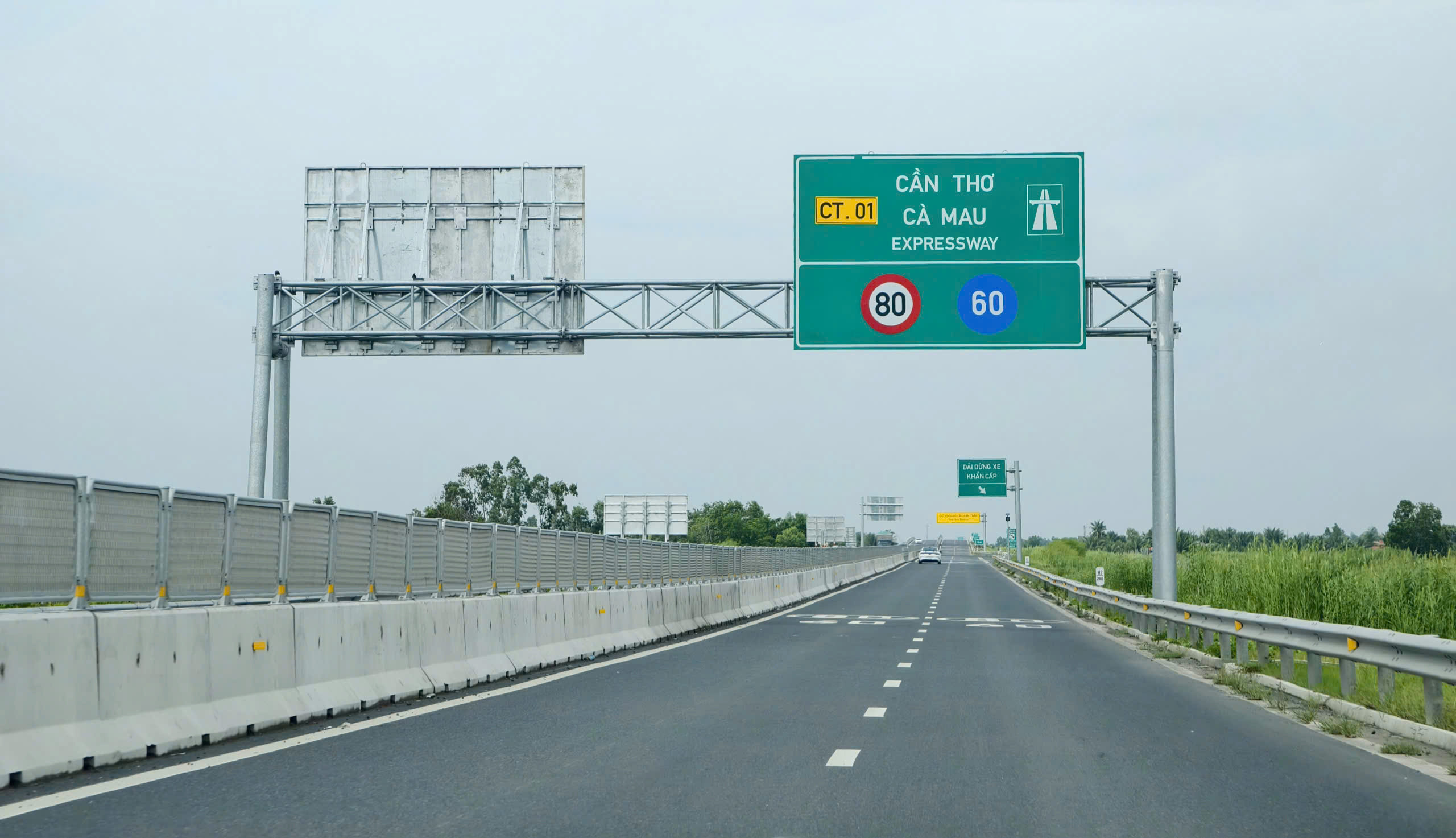 Miền Tây thiếu lao động 2026: Rèn tiếng Anh , Trung đón sóng nhà máy tự động hóa - Ảnh 3.