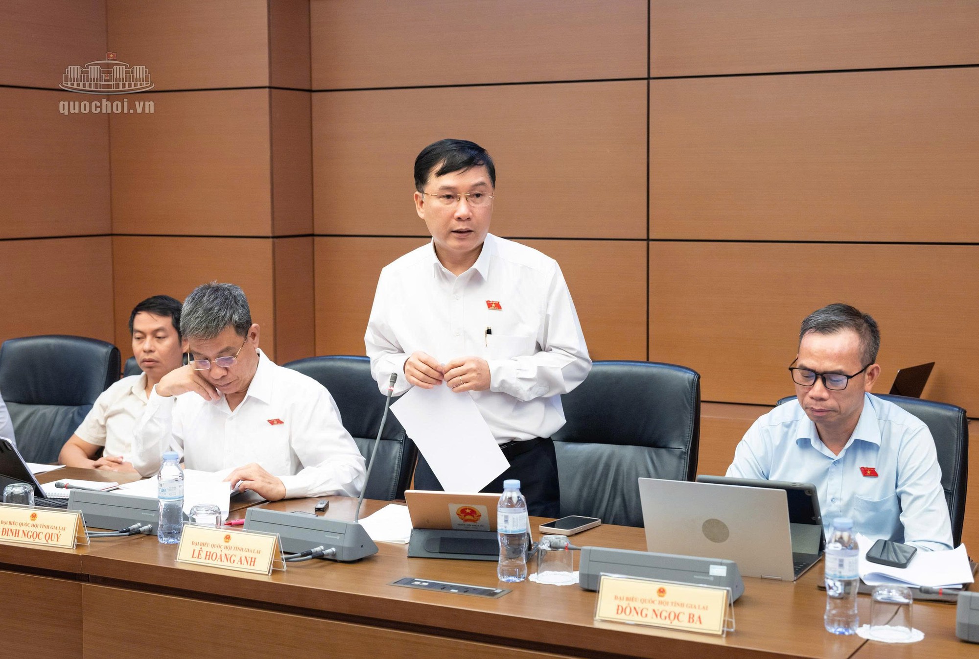 Đại biểu Tô Huy Vũ: Áp thuế 0,2% đất bỏ hoang, chưa tác động đáng kể đến hành vi nắm giữ đất - Ảnh 2.