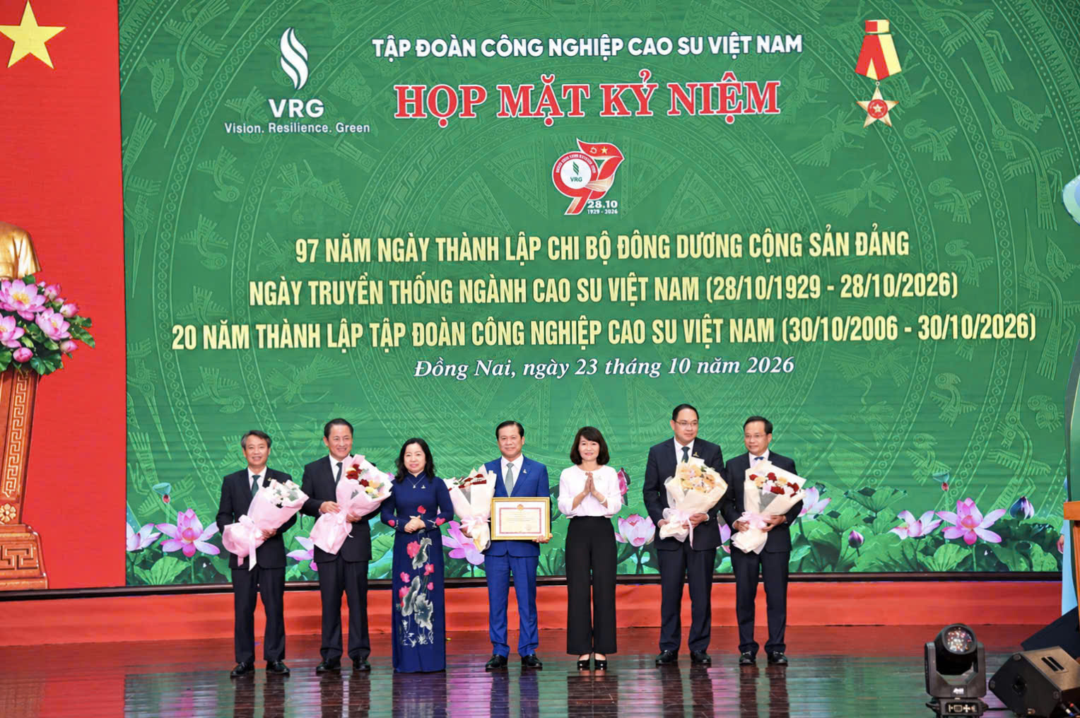 VRG kế thừa truyền thống Phú Riềng Đỏ, hướng đến tăng trưởng xanh - Ảnh 8.