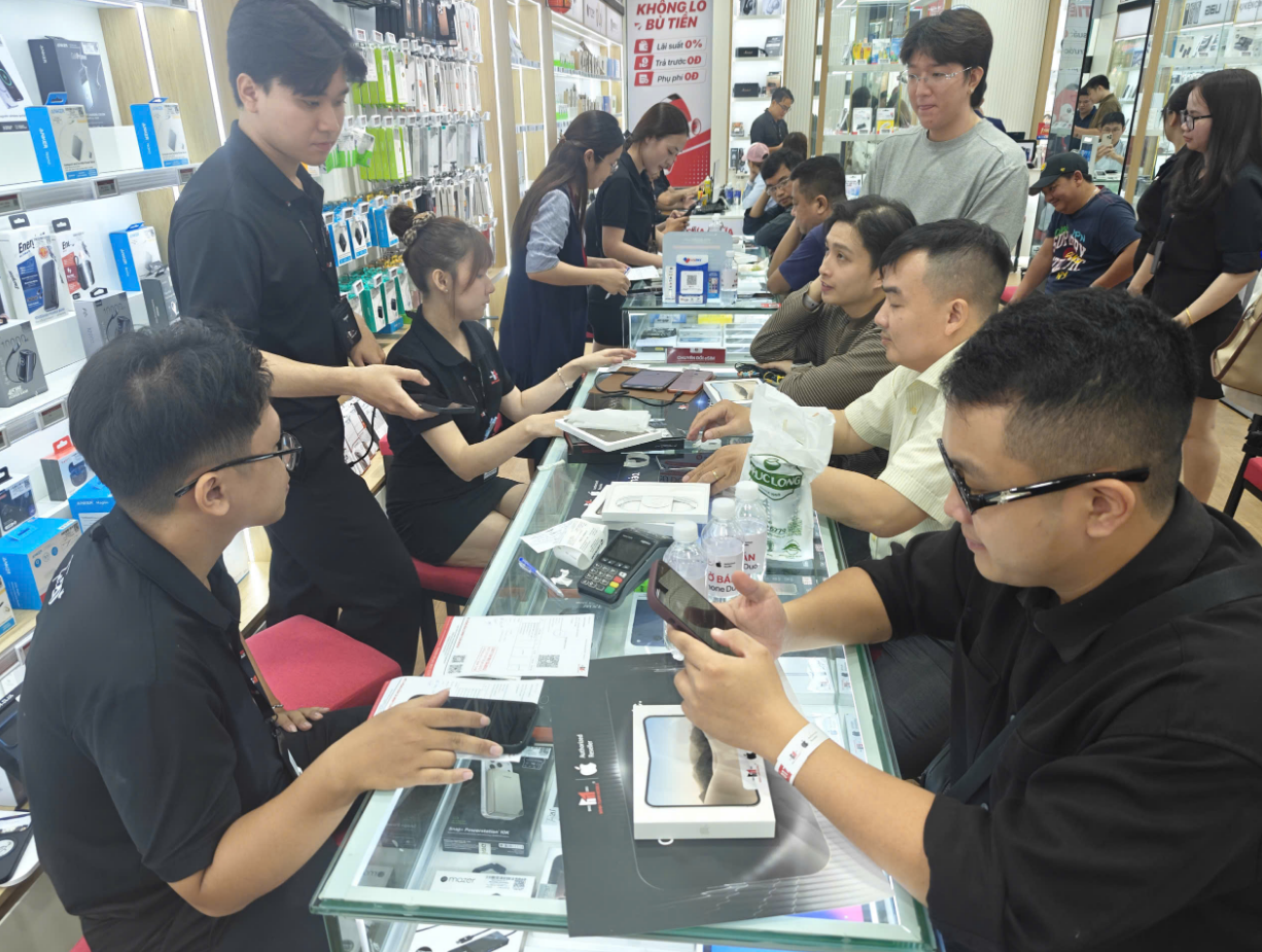 Apple’s iPhone Duo goes on sale in Vietnam