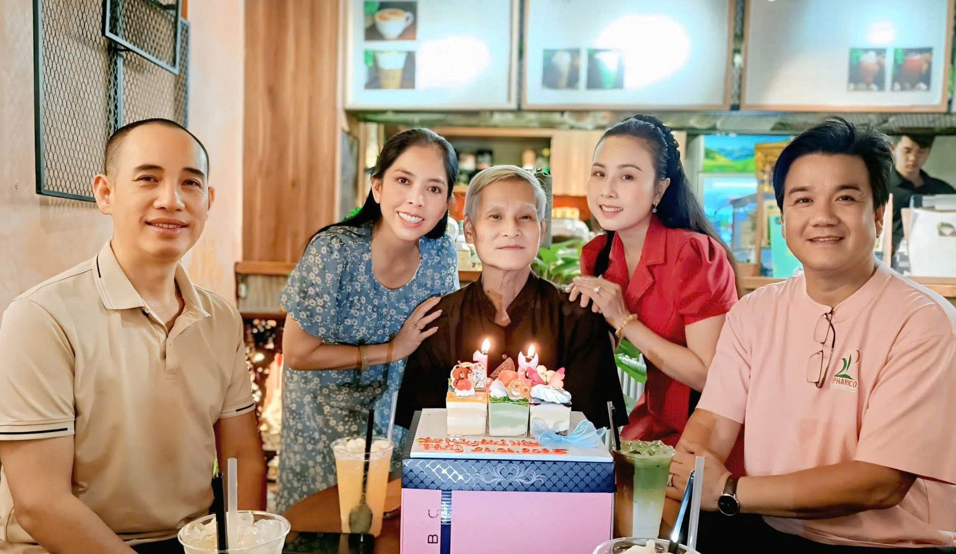 Xúc động người thầy ngoài 80 tuổi múa vũ đạo cải lương cùng học trò là những ngôi sao - Ảnh 3.