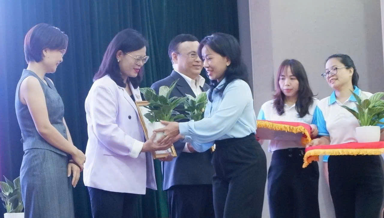 Đừng để quảng cáo trên mạng quyết định sức khỏe phụ nữ - Ảnh 1.