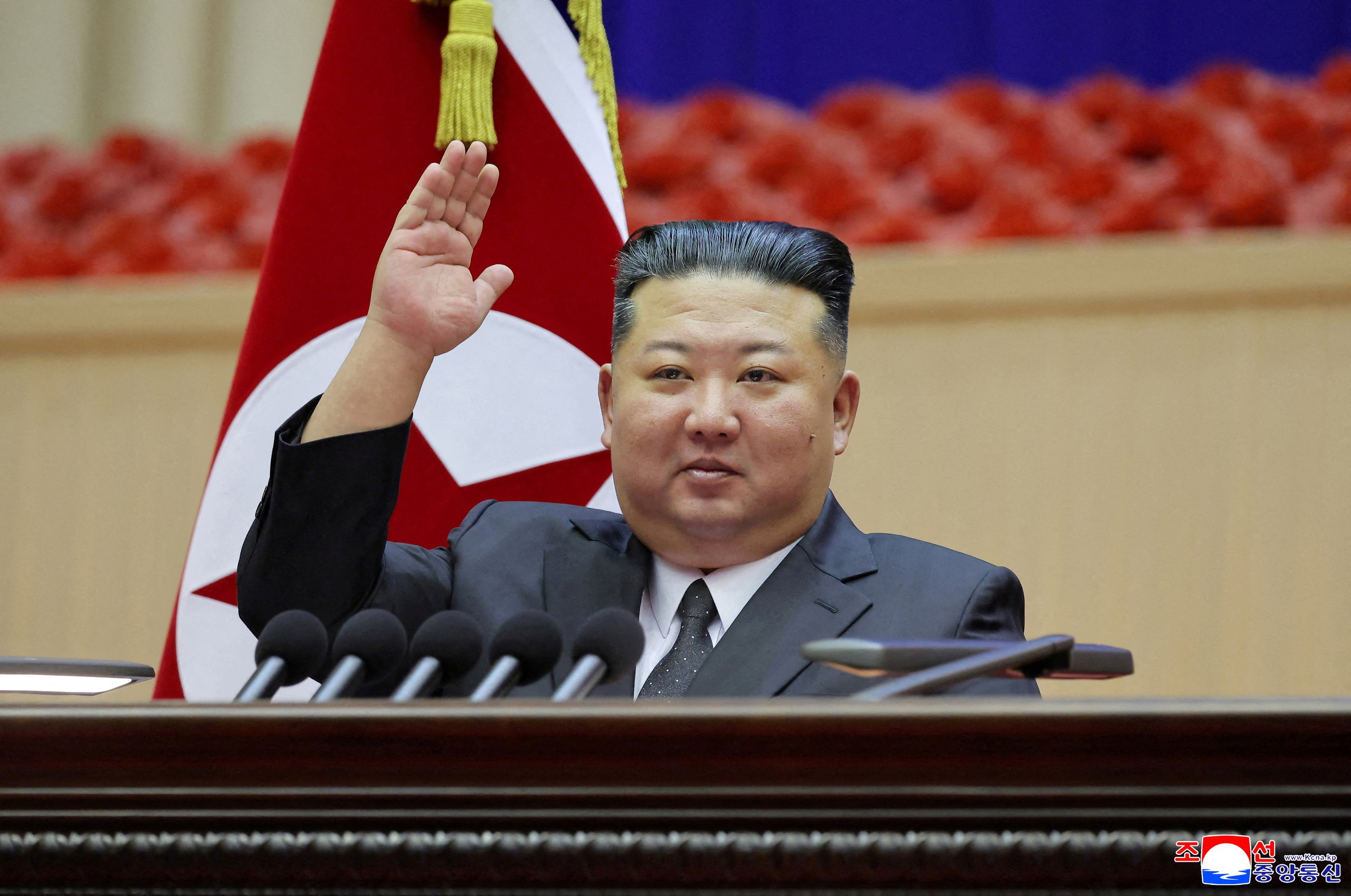 Ông Kim Jong Un kêu gọi 'cách mạng quân sự', muốn xây quân đội hùng mạnh nhất - Ảnh 1.