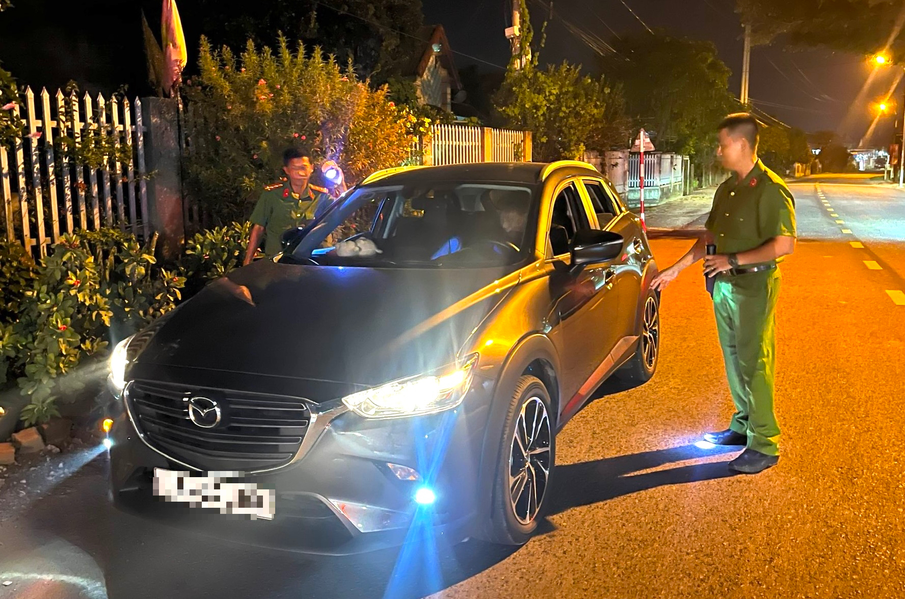 Chốt chặn 24/24 quanh các nẻo đường, truy bắt 3 phạm nhân trốn trại A2 - Ảnh 2.