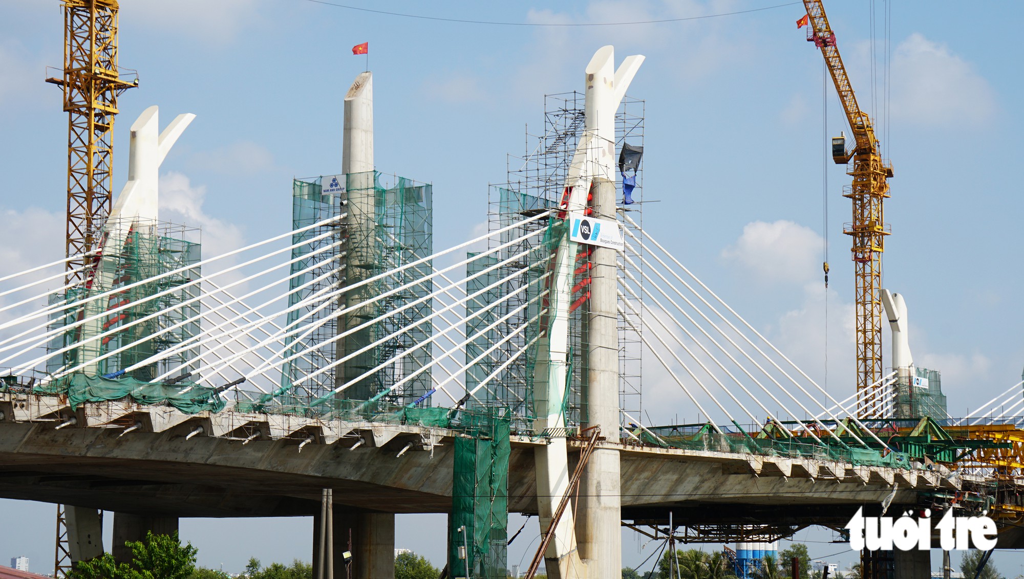 Cận cảnh cây cầu rộng nhất Hải Phòng trước ngày hợp long - Ảnh 12.