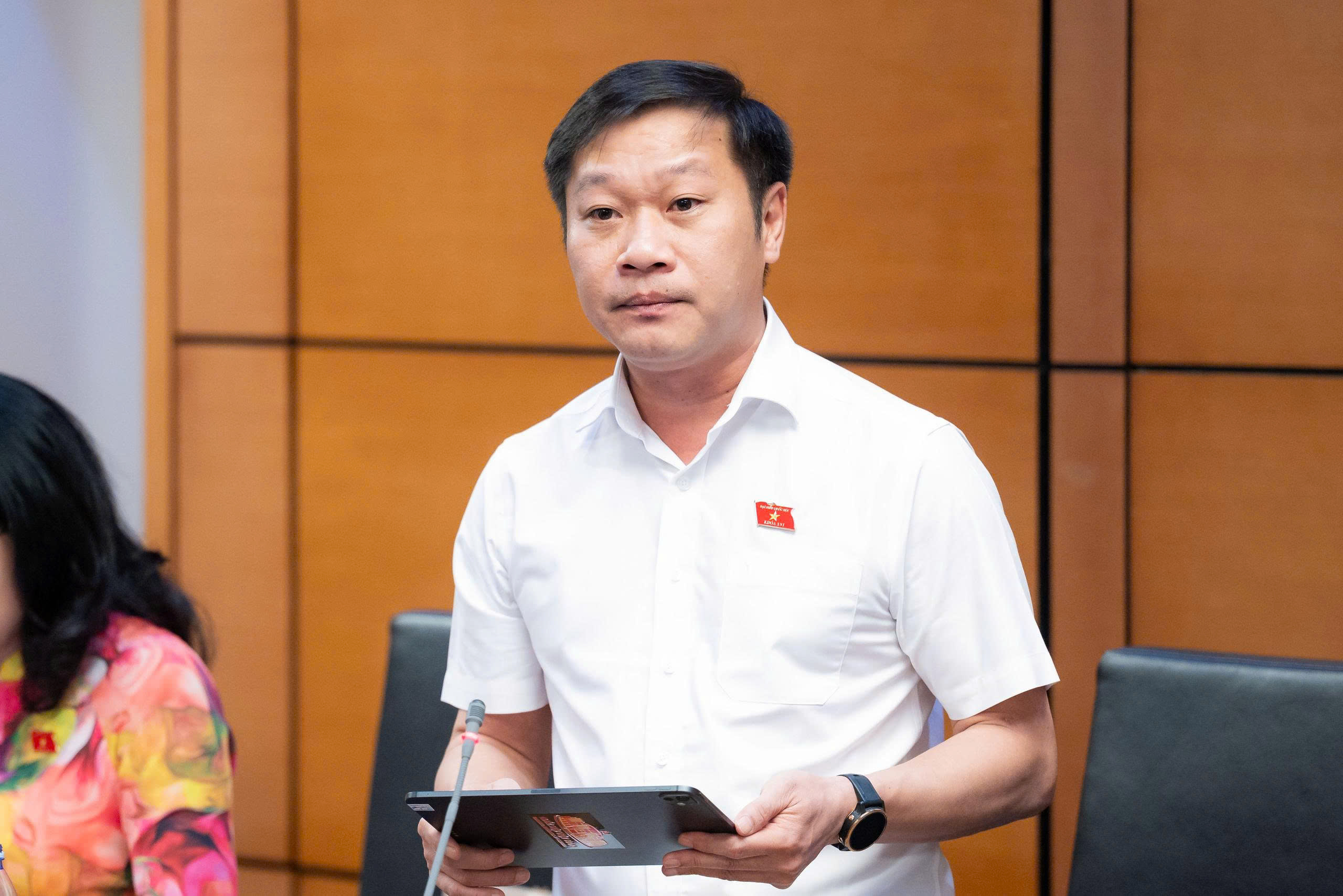 'Một lần vượt đèn đỏ bằng xe máy bị phạt khoảng 83% thu nhập bình quân đầu người một tháng' - Ảnh 3.