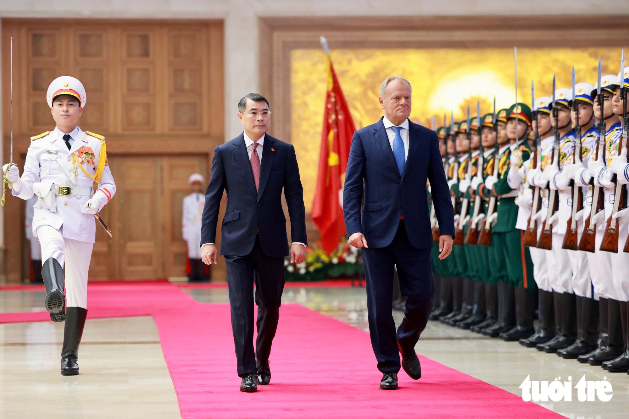 Lễ đón chính thức Thủ tướng Ba Lan Donald Tusk - Ảnh 1.