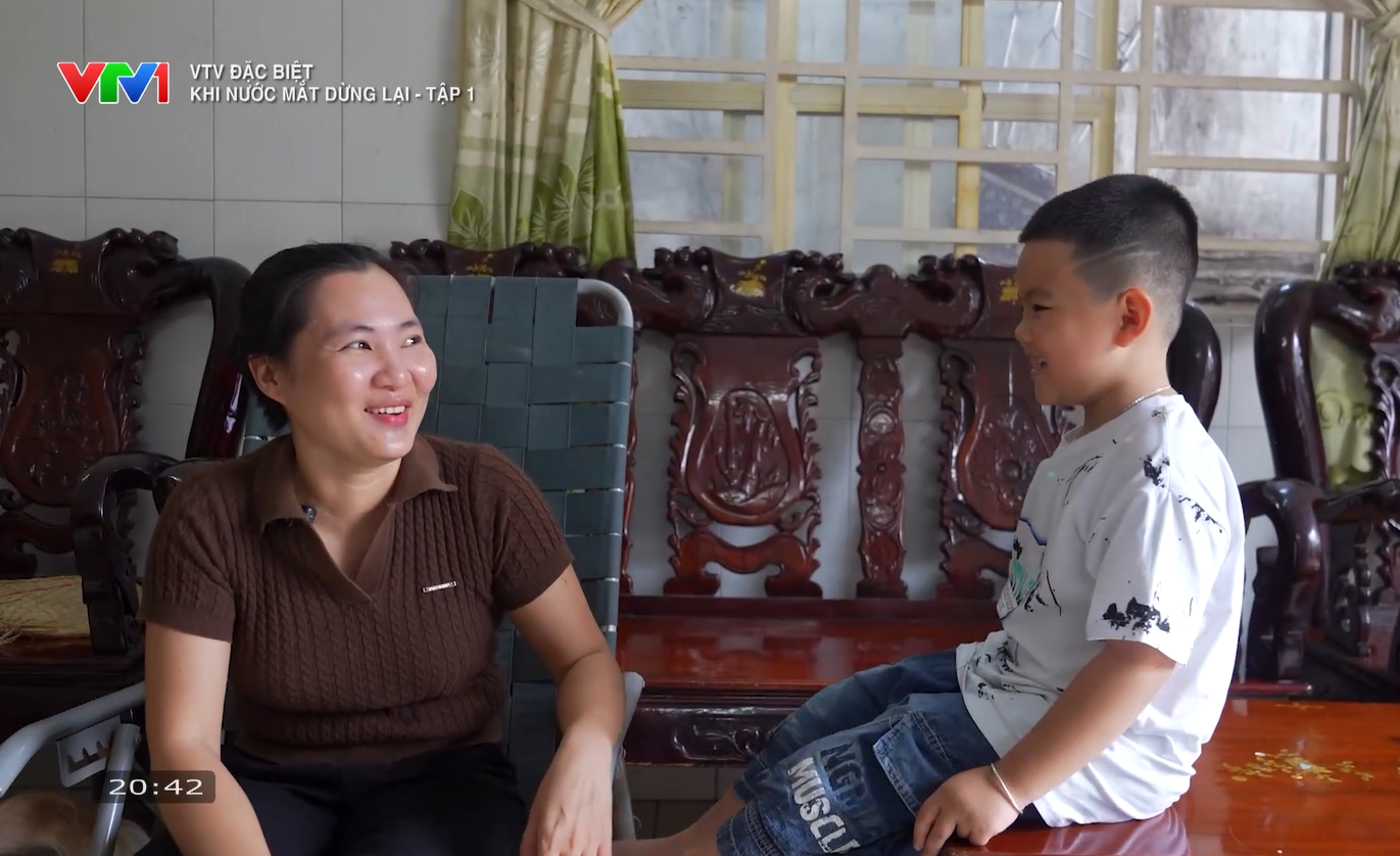 Khi nước mắt dừng lại: Không đơn thuần gợi nhắc nỗi đau COVID-19 - Ảnh 4.