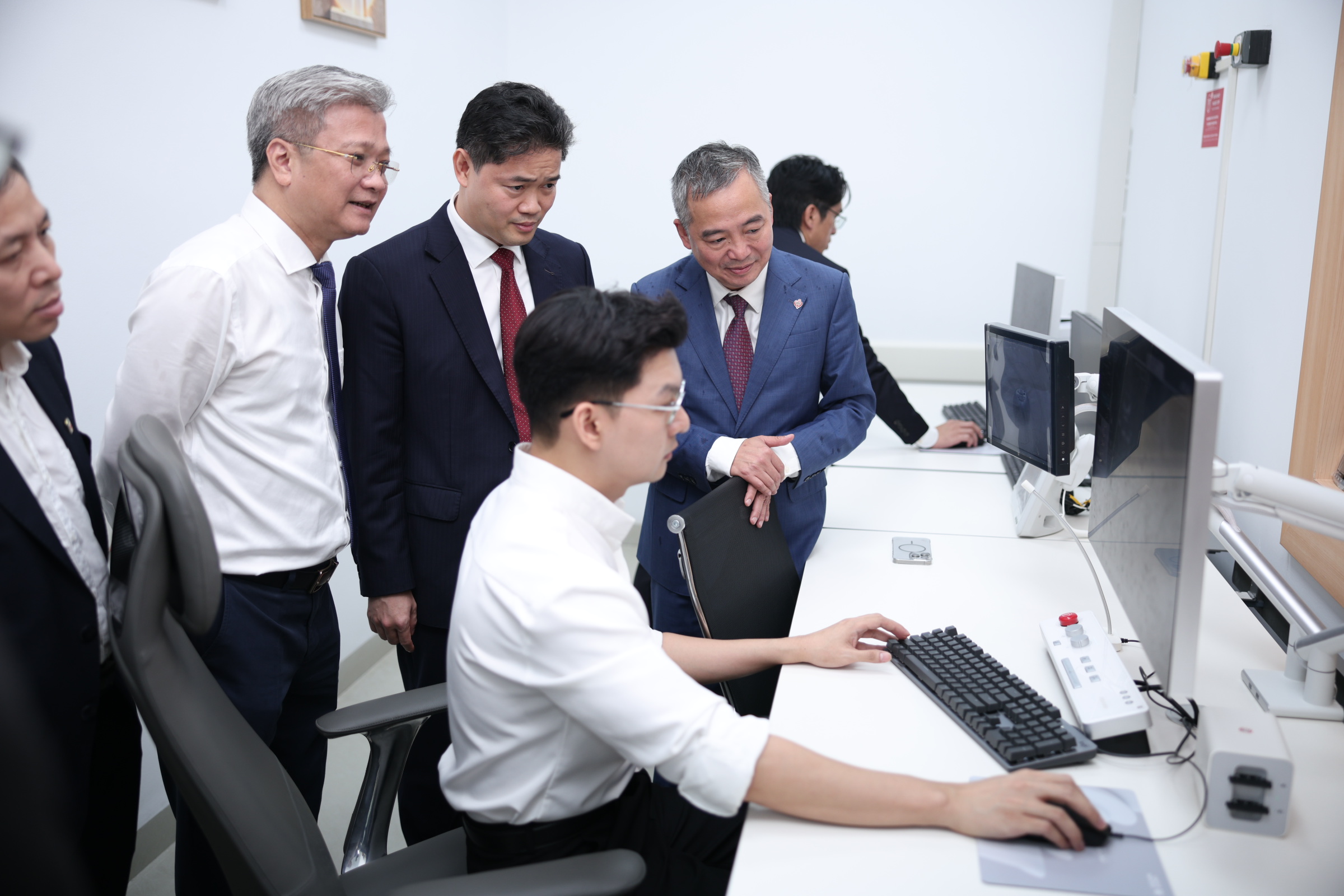 Công nghệ chẩn đoán hình ảnh giúp phát hiện tổn thương não chỉ vài milimét - Ảnh 1.