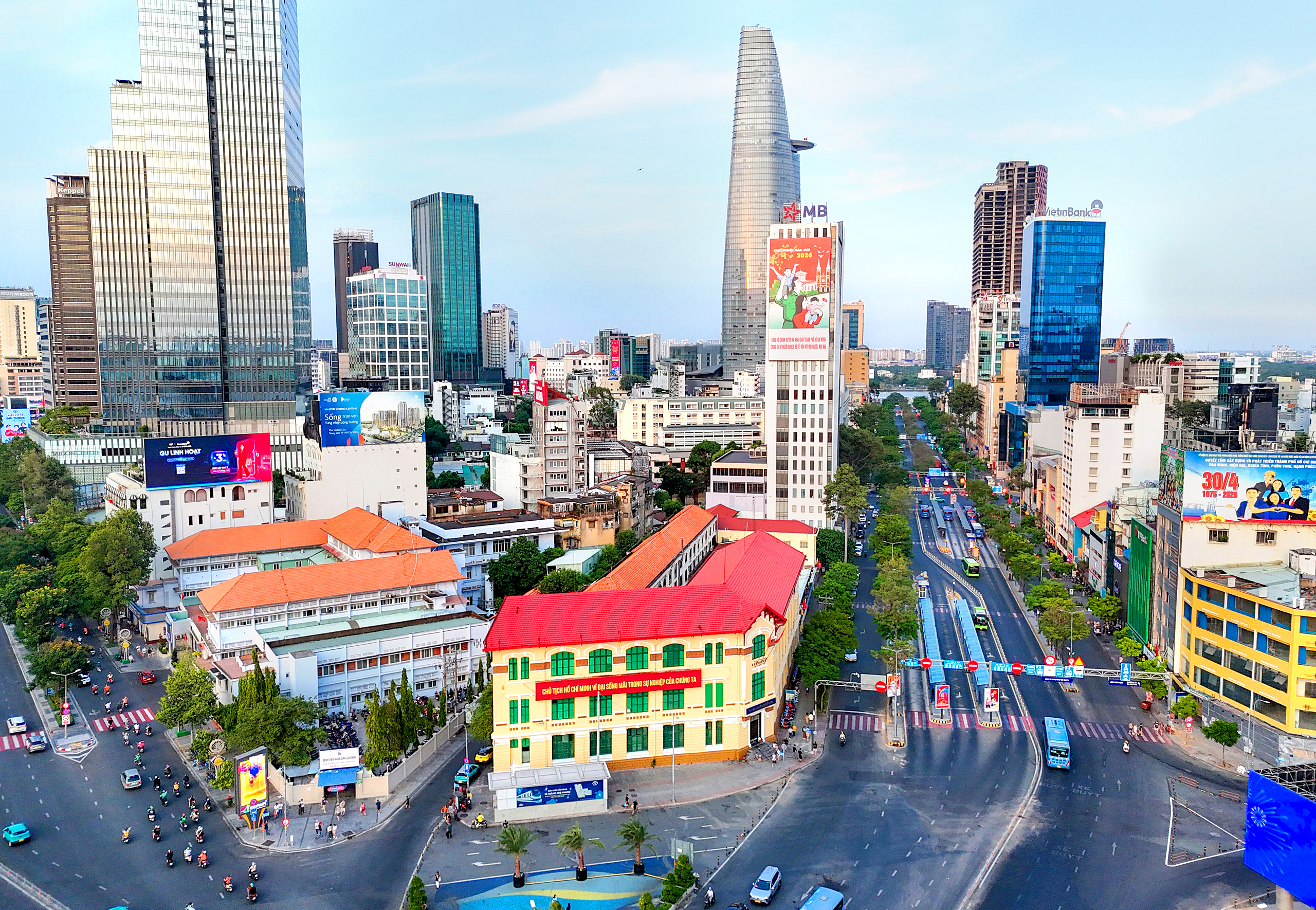 Tin tức sáng 27-10: TP.HCM xử lý nhà đất dôi dư sau sắp xếp bộ máy; Quốc hội thảo luận sửa Bộ luật Hình sự - Ảnh 2.