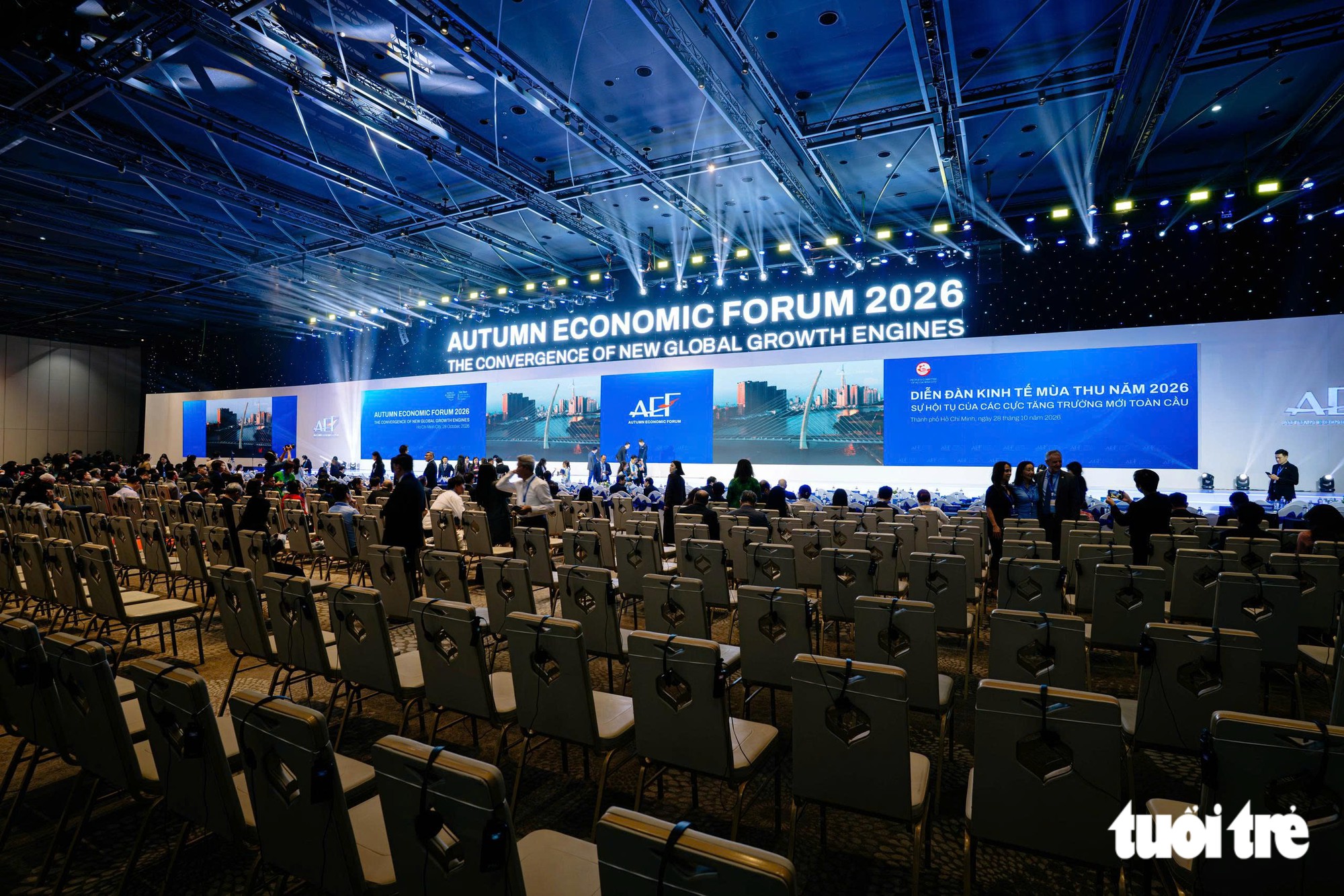 Sáng nay, Thủ tướng Lê Minh Hưng đối thoại với CEO WEF - Ảnh 1.
