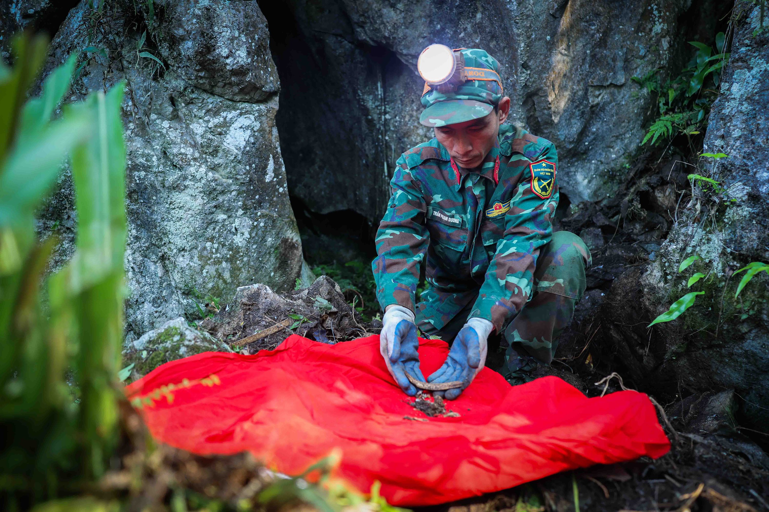 500-day campaign to recover and identify fallen soldiers' remains: 'A command from the heart' - Ảnh 4.