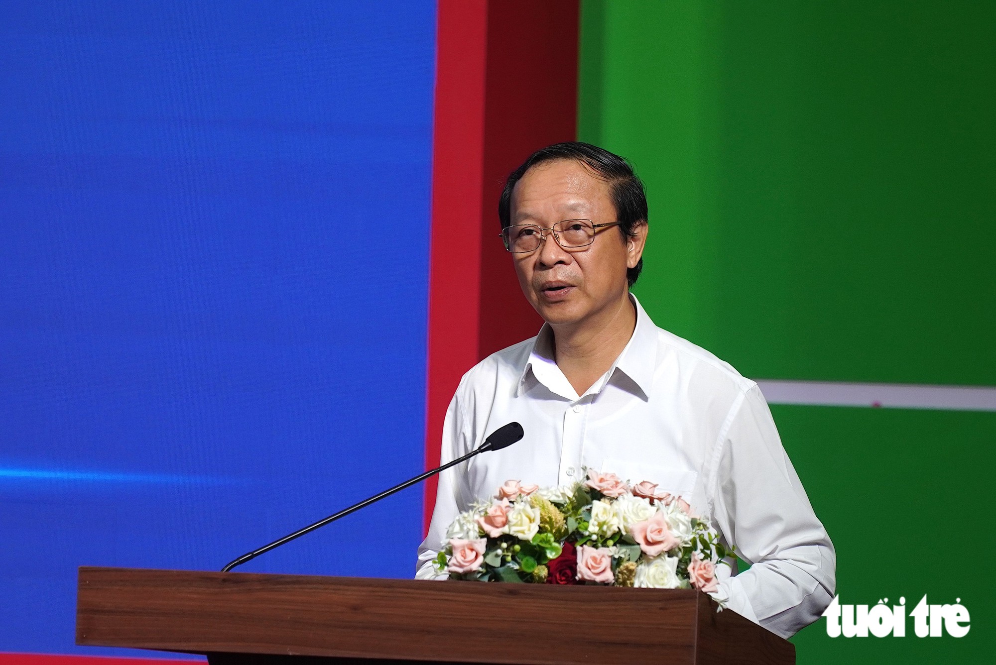 Thứ trưởng thường trực Bộ Giáo dục và Đào tạo Phạm Ngọc Thưởng phê bình Sở Giáo dục và Đào tạo Lai Châu vì lãnh đạo vắng mặt trong hội nghị quan trọng - Ảnh: TRƯỜNG TRUNGThứ trưởng thường trực Bộ Giáo dục và Đào tạo Phạm Ngọc Thưởng phê bình Sở Giáo dục và Đào tạo Lai Châu vì lãnh đạo vắng mặt trong hội nghị quan trọng - Ảnh: TRƯỜNG TRUNG