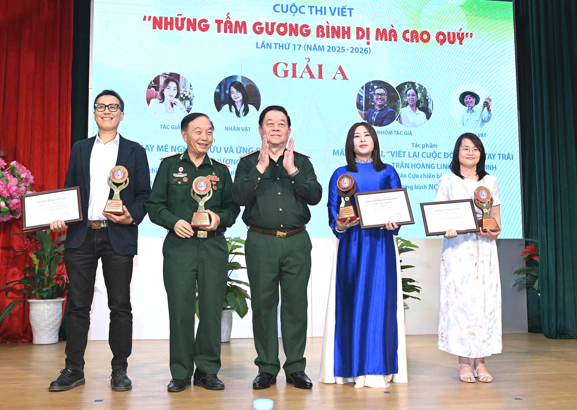 Bác sĩ Trần Văn Bản và nhà giáo Lê Bá Khánh Trình là ‘tấm gương bình dị mà cao quý’ - Ảnh 2.