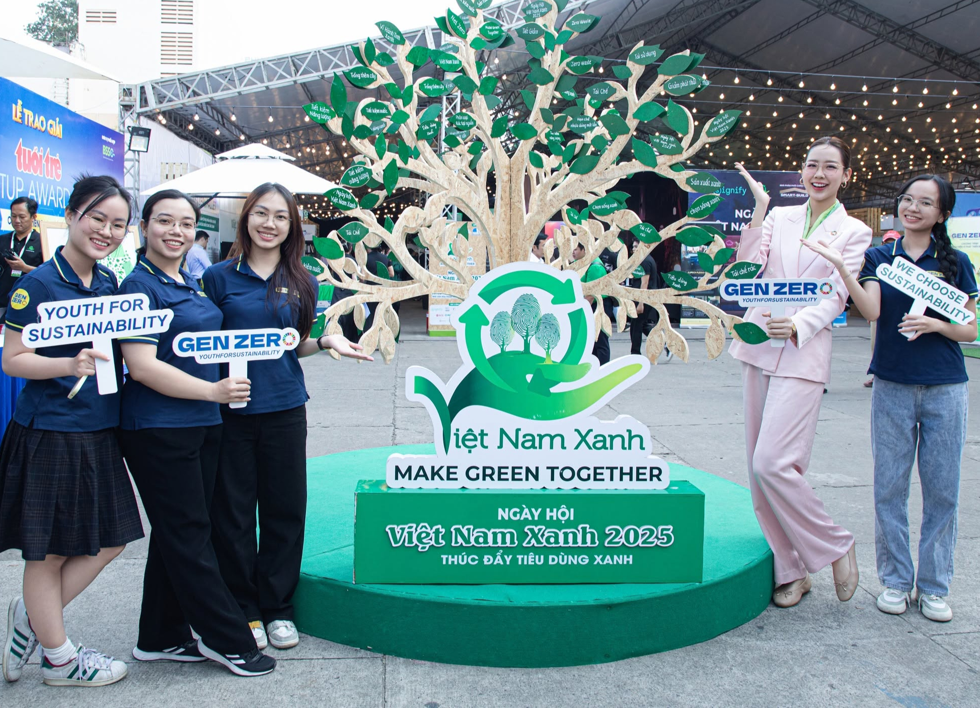 Hoa hậu Bảo Ngọc mong người trẻ Việt có tiếng nói trong cuộc chiến khí hậu - Ảnh 1.