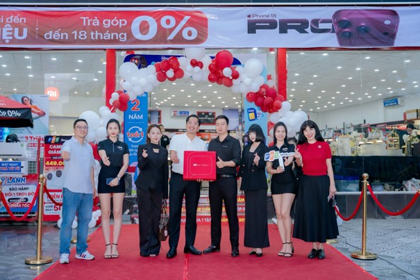Long Châu tăng trưởng gắn với nâng cao chất lượng phục vụ và mở rộng cơ hội chăm sóc sức khỏe cho người dân - Ảnh 3.