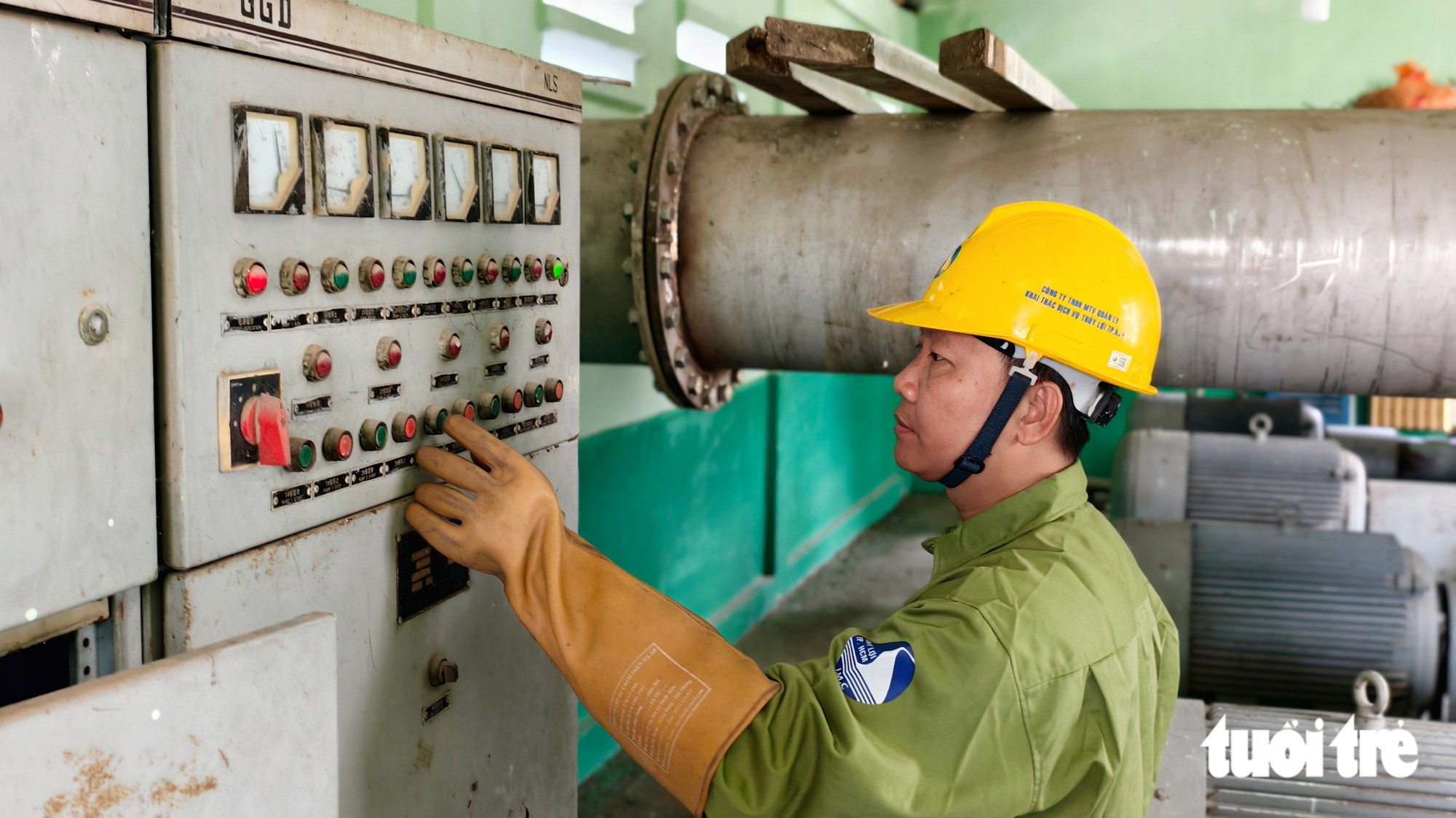 Ho Chi Minh City runs 5 pumping stations to combat flooding - Ảnh 6.