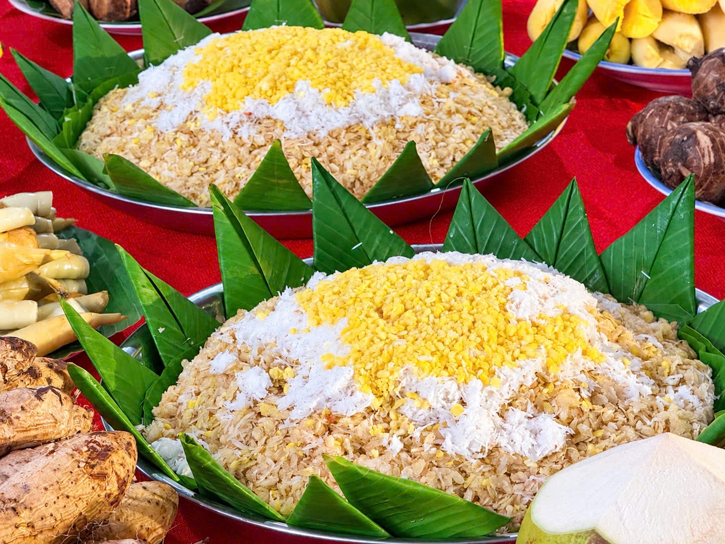 Người dân Khmer Nam bộ cúng gì trong đêm Lễ hội Óoc Om Bóc? - Ảnh 1.