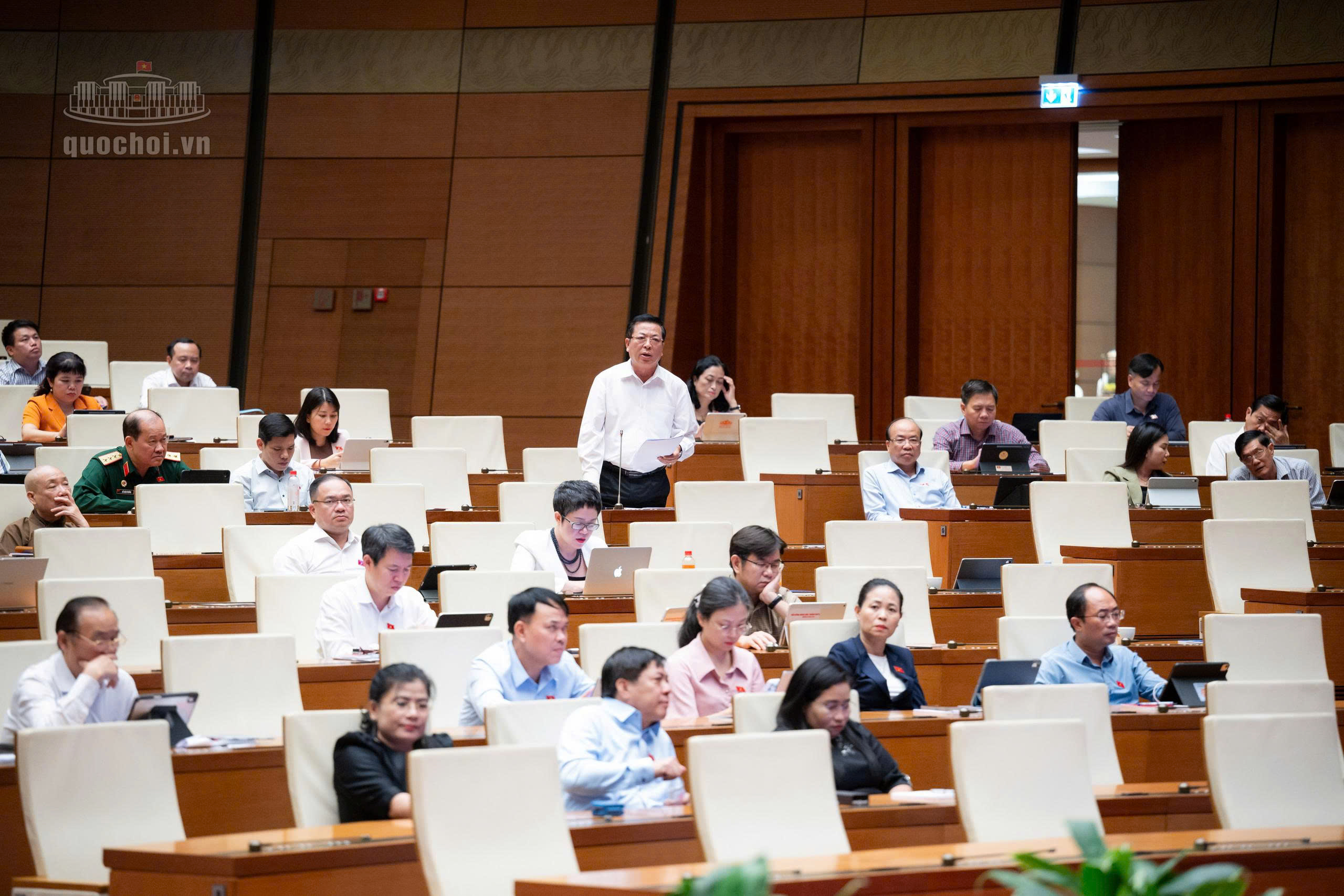 Bộ trưởng Trần Hồng Minh: Sẽ đầu tư nâng cấp đường Hồ Chí Minh lên cao tốc - Ảnh 2.