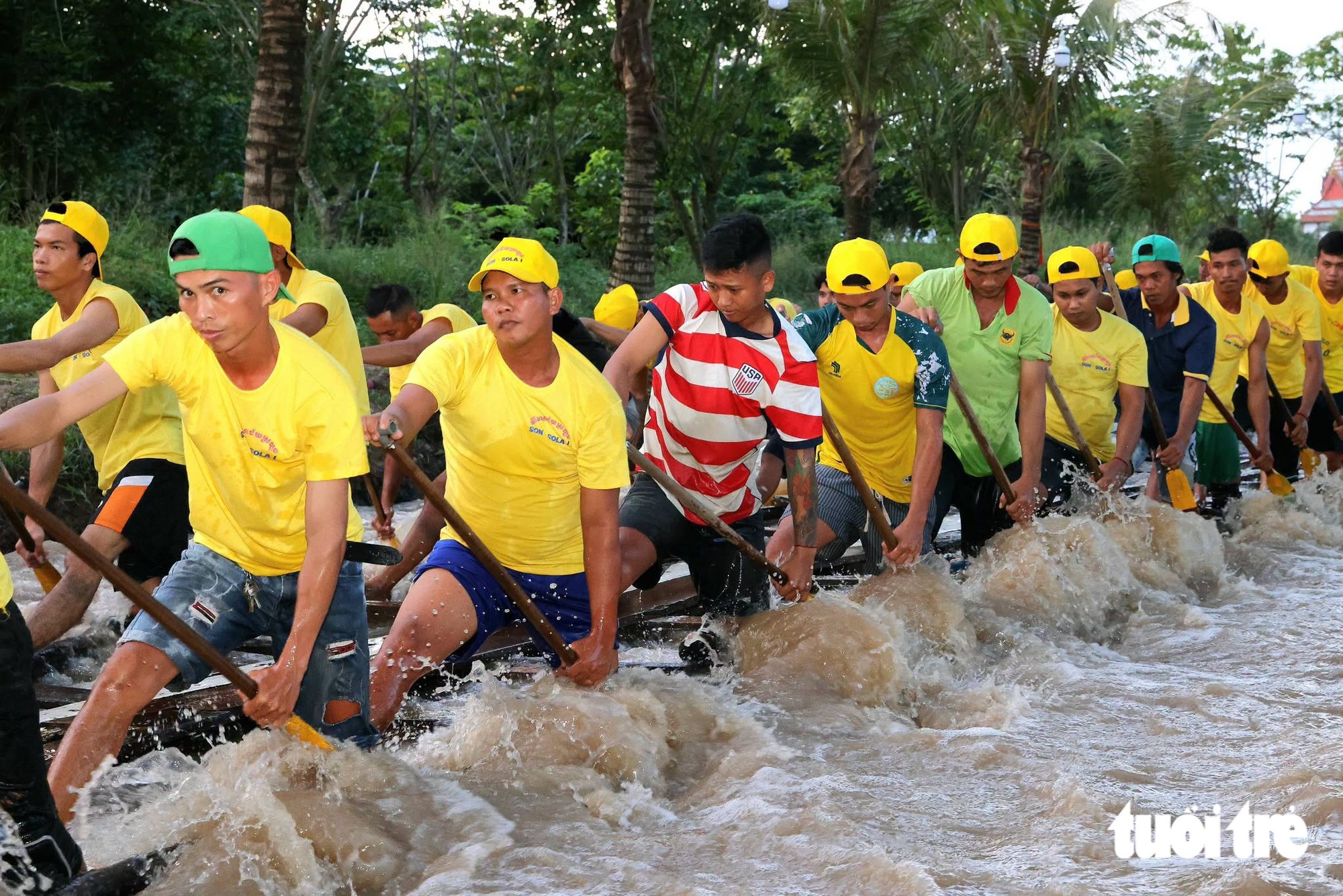 Đội ghe ngo chùa Chén Kiểu hăng say tập luyện cho Lễ hội Oóc Om Bóc 2026 - Ảnh 6.