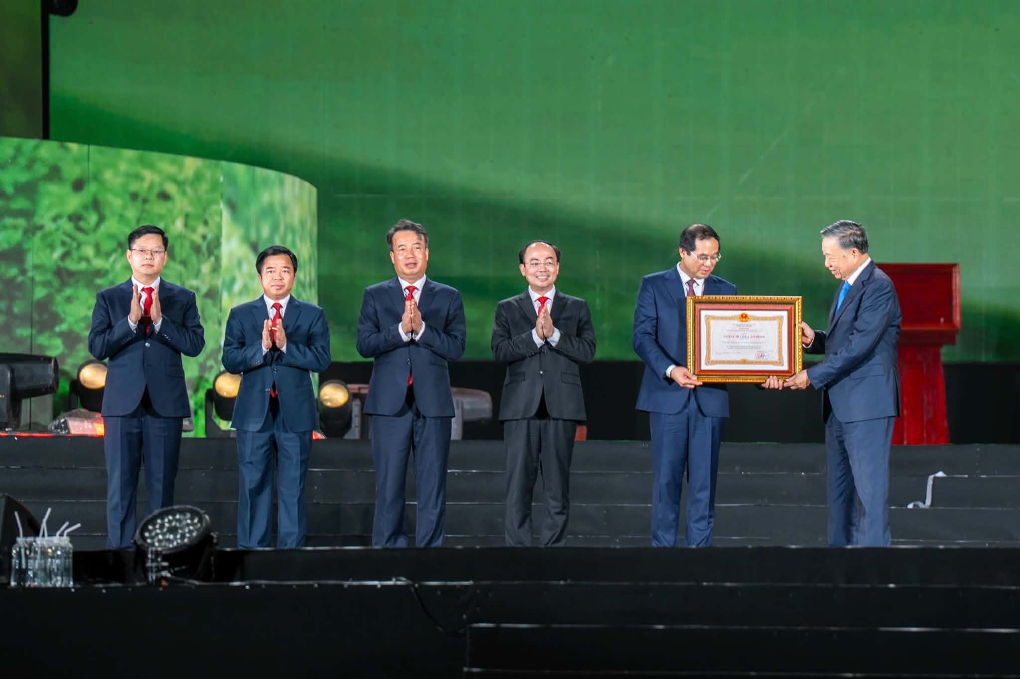Tổng Bí thư, Chủ tịch nước Tô Lâm: Thái Nguyên cần phấn đấu là địa phương có hạ tầng đồng bộ, quản trị hiện đại - Ảnh 2.