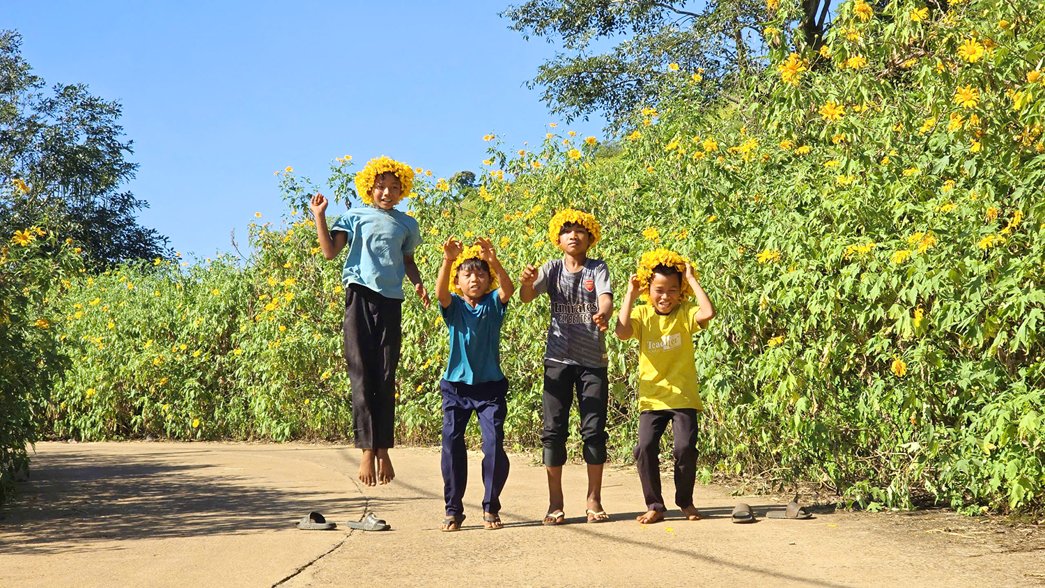 Gong Festival, Wild Sunflower Week kick off in Vietnam’s Central Highlands- Ảnh 14.