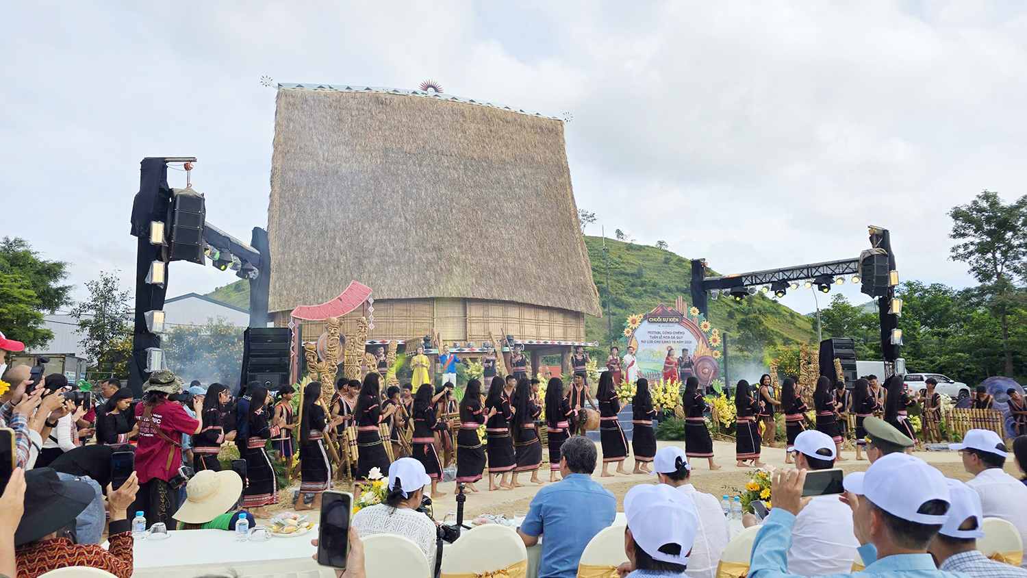 Gong Festival, Wild Sunflower Week kick off in Vietnam’s Central Highlands- Ảnh 3.