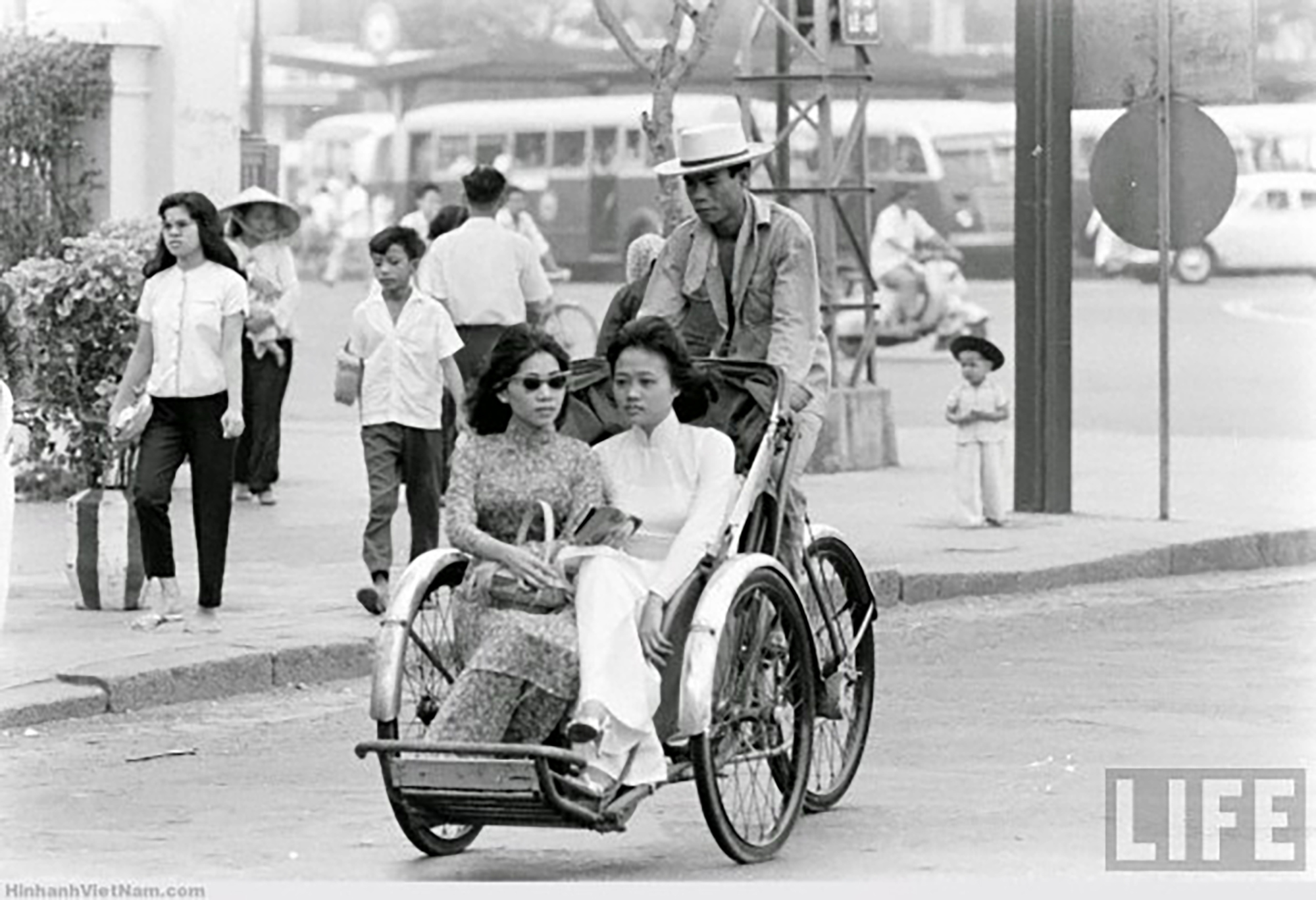 Trăm năm xe ba bánh -đời xe, phận người - Ảnh 4.