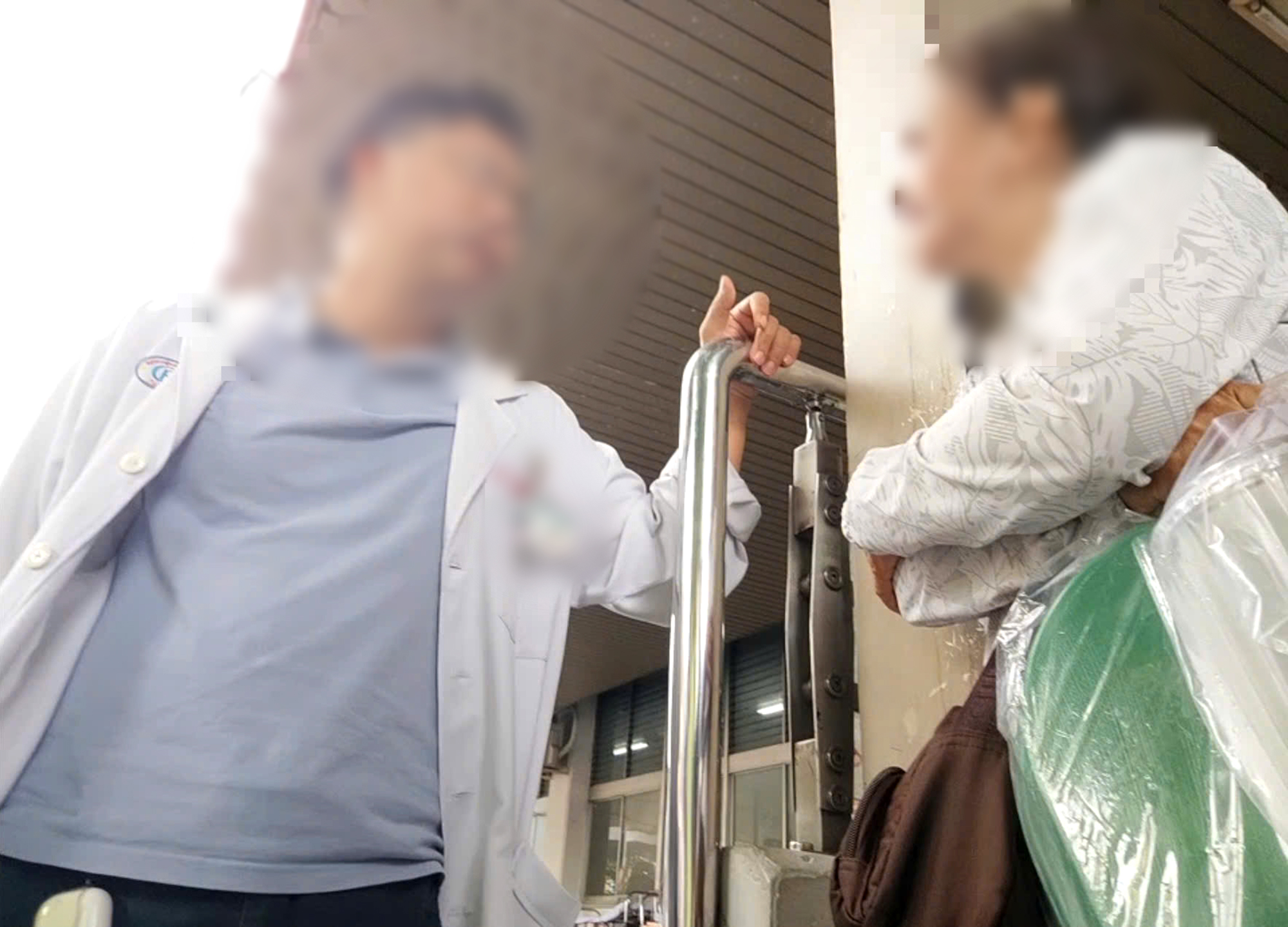 Bệnh nhân muốn mổ sớm phải 'gửi bao thư' - Ảnh 4.