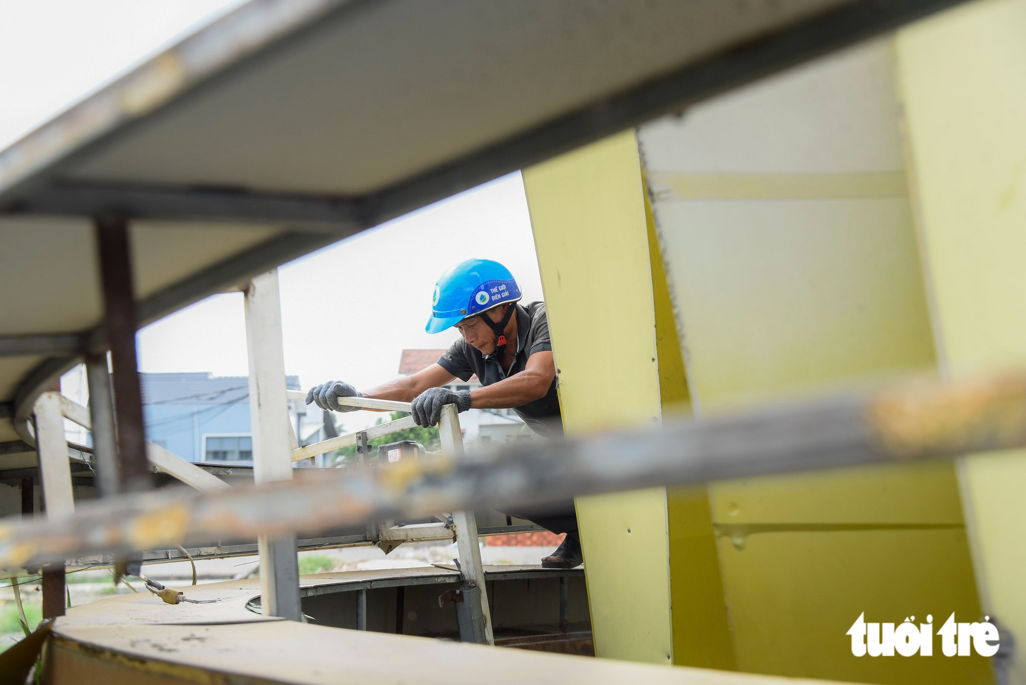 Tháo biểu tượng cổng chào Bình Dương cũ để mở rộng Quốc lộ 13 - Ảnh 5.