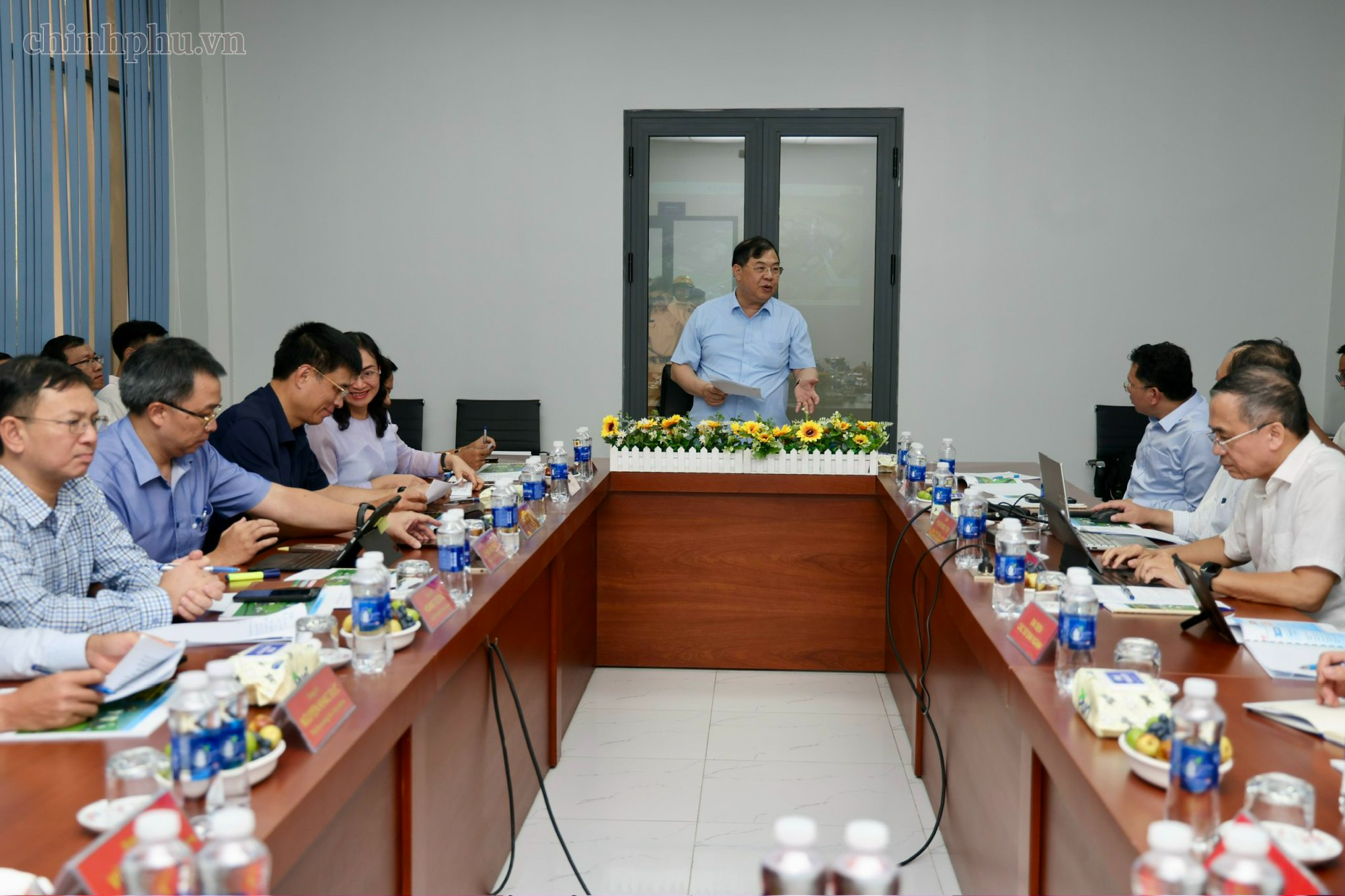 Phó thủ tướng thường trực: Đảm bảo năng lượng cho tăng trưởng, TP.HCM không thể thiếu điện - Ảnh 1.