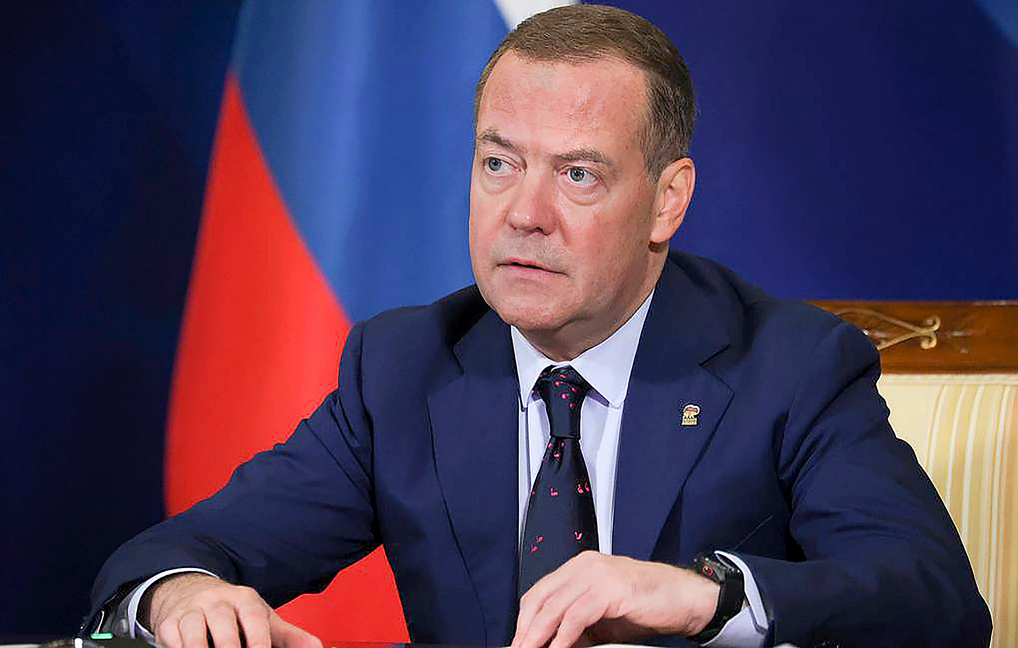 Ông Medvedev nêu rõ các điều kiện để Ukraine có hòa bình - Ảnh 2.
