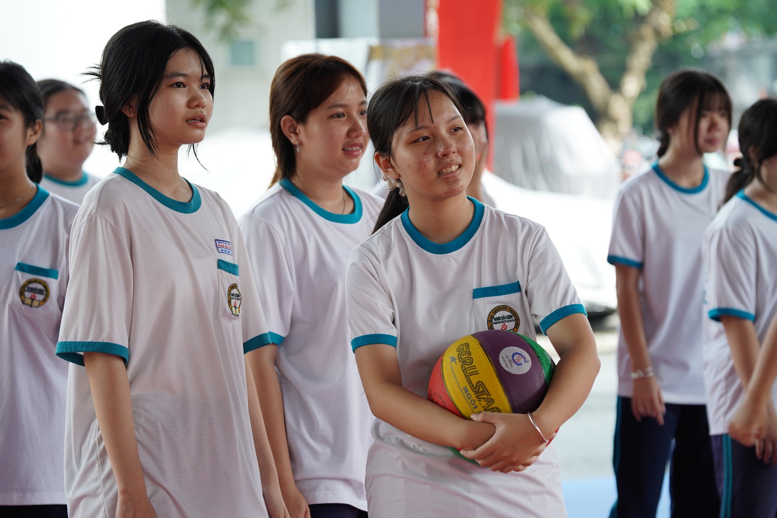 Ngôi trường công lập TP.HCM có 5 sân bóng đá, 6 sân pickleball, hồ cá koi - Ảnh 9.