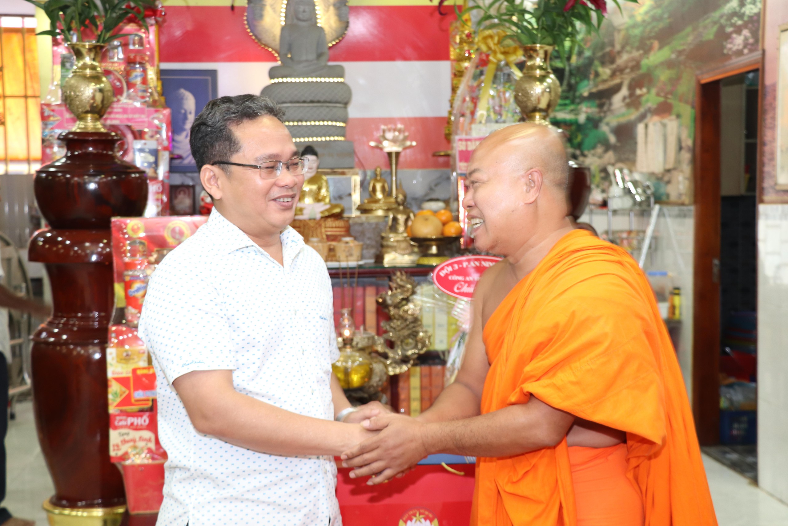 Lãnh đạo Mặt trận Tổ quốc TP.HCM thăm các chùa Khmer dịp Sen Dolta - Ảnh 3.