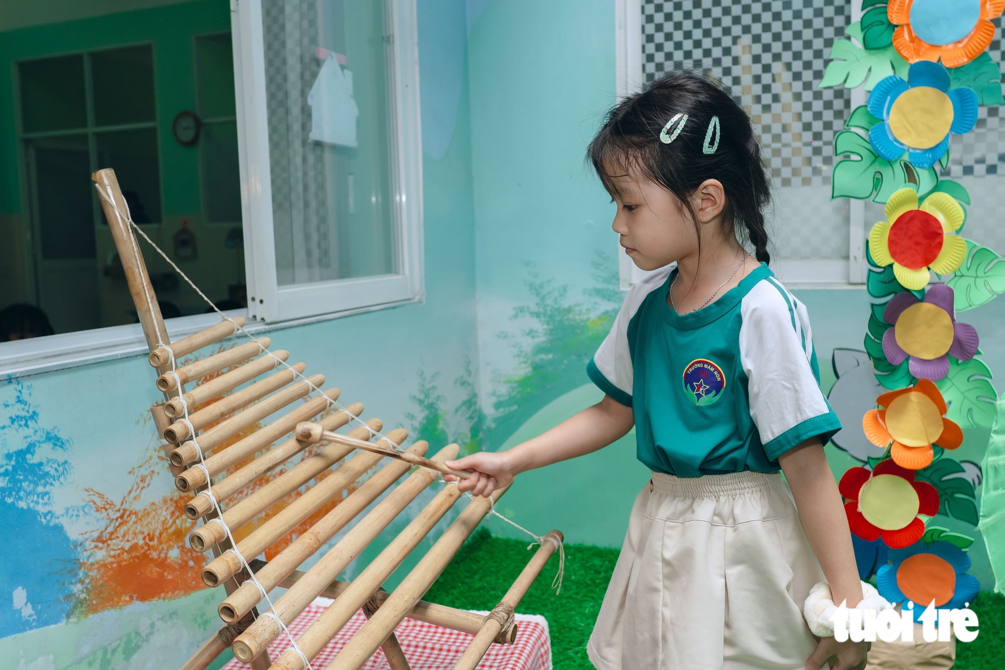 Trường mầm non trong hẻm TP.HCM như 'vườn cổ tích', trẻ đi học không muốn về - Ảnh 10.