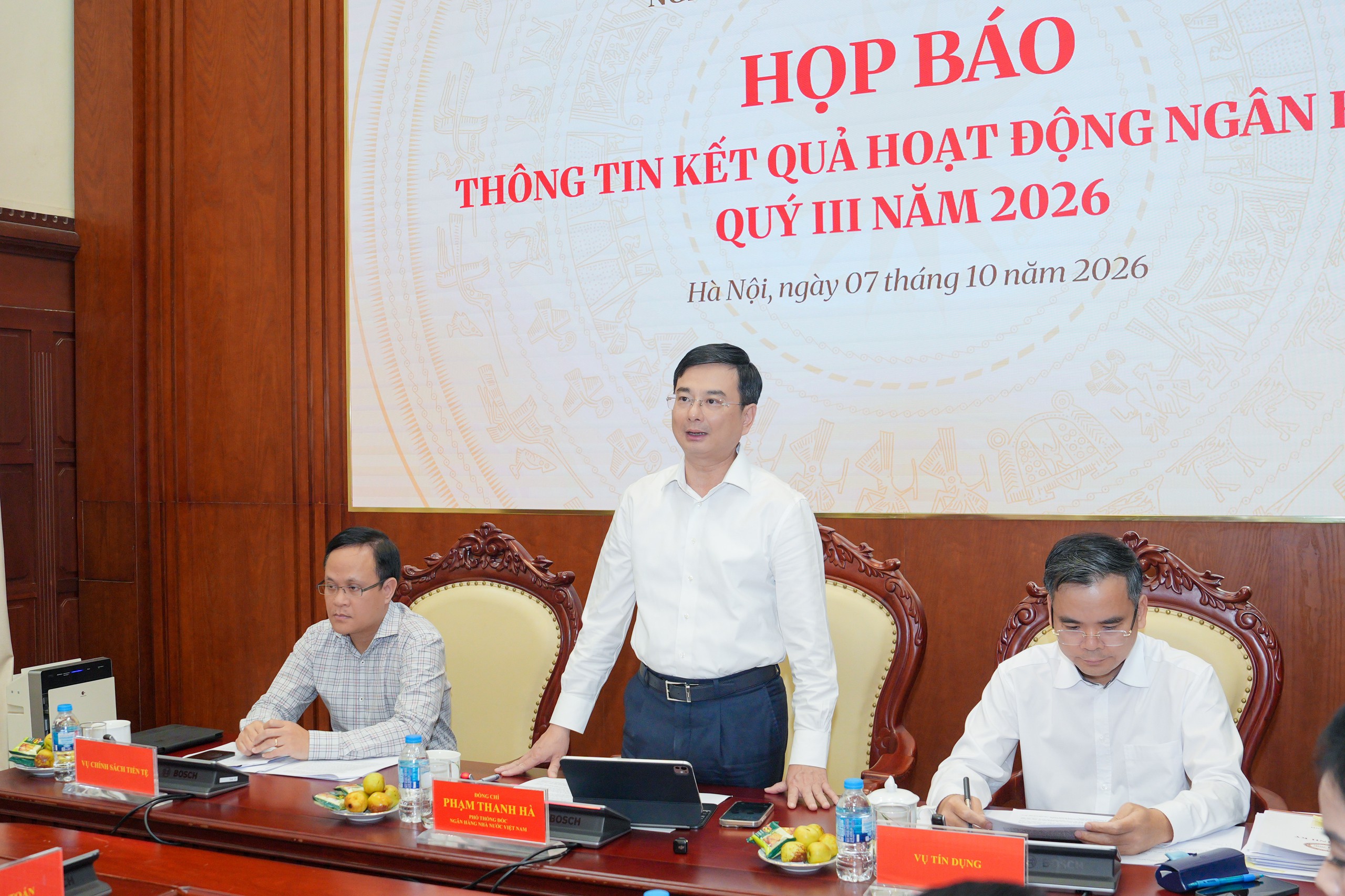 Thêm 2,2 triệu tỉ đồng bổ sung cho nền kinh tế, tốc độ tăng lãi suất đang chậm lại - Ảnh 1.
